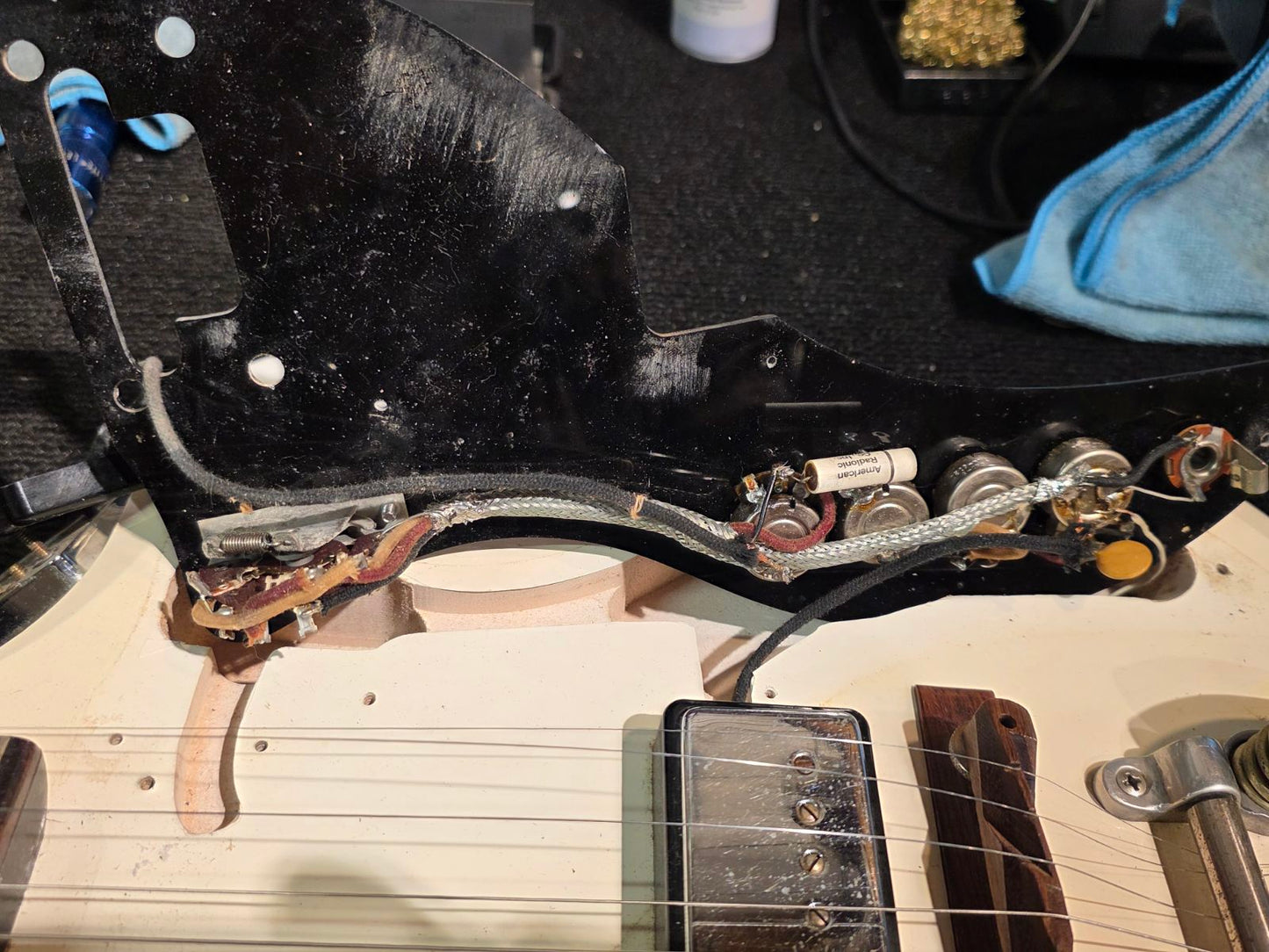 Supro Dualtone White 1962 Electric Guitars / Solid Body