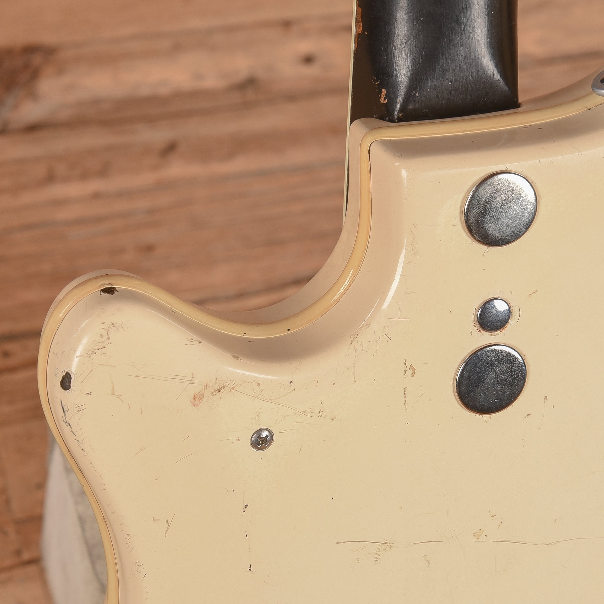 Supro Martinique Val-Trol Ermine White 1960s Electric Guitars / Solid Body
