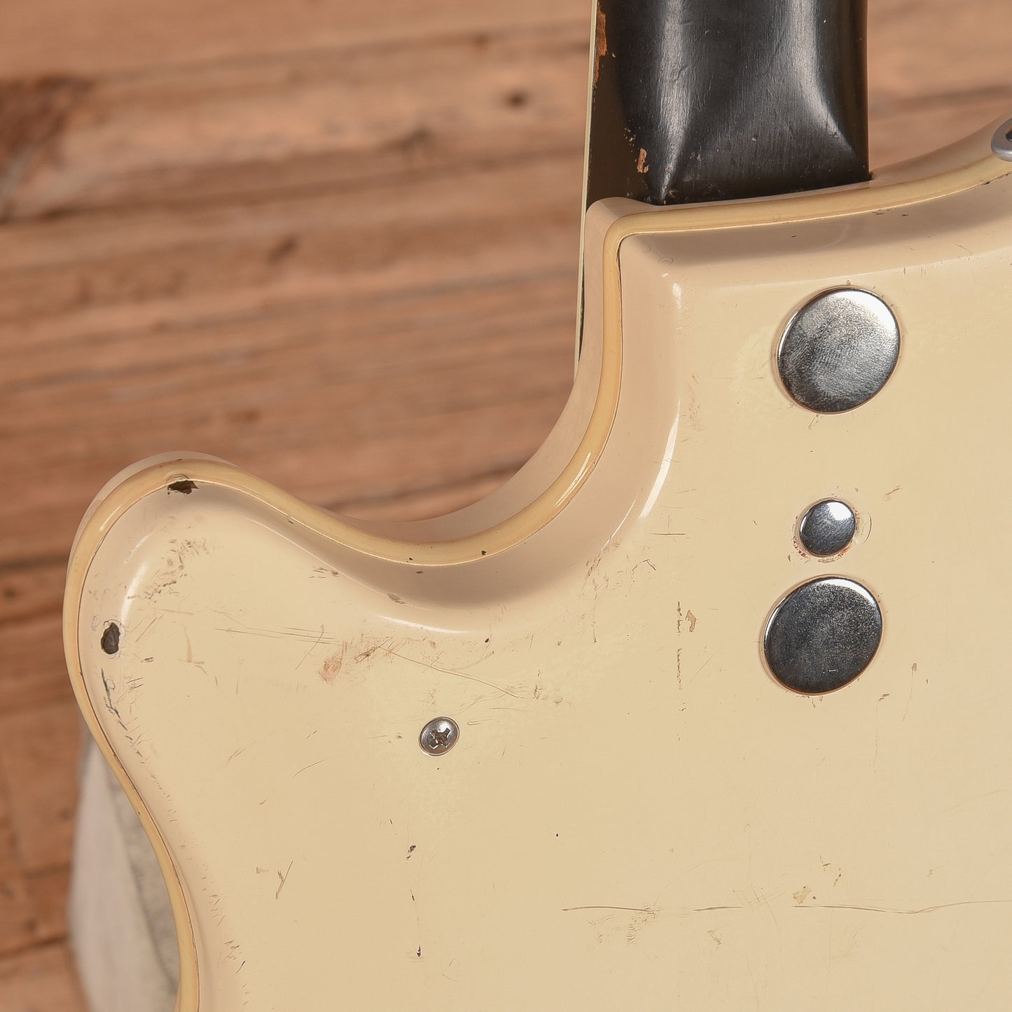 Supro Martinique Val-Trol Ermine White 1960s Electric Guitars / Solid Body