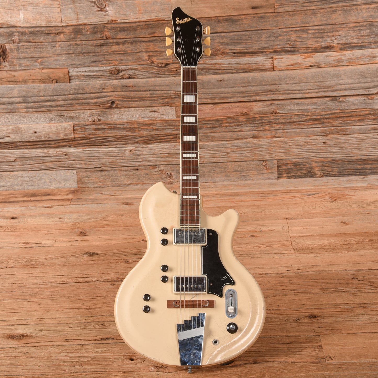 Supro Martinique Val-Trol Ermine White 1960s Electric Guitars / Solid Body