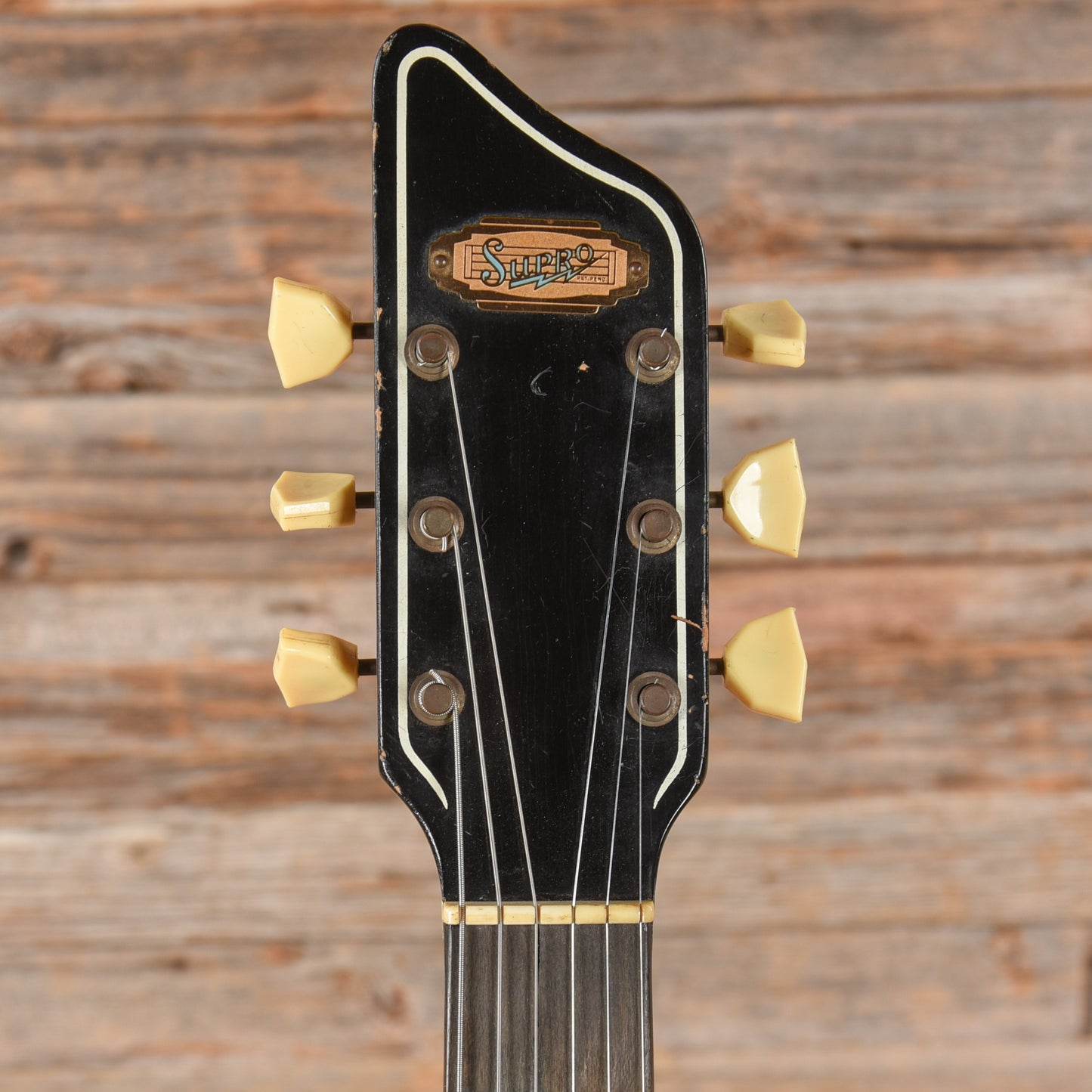 Supro Triple-Tone Guitar Model 1575 Black 1959 Electric Guitars / Solid Body