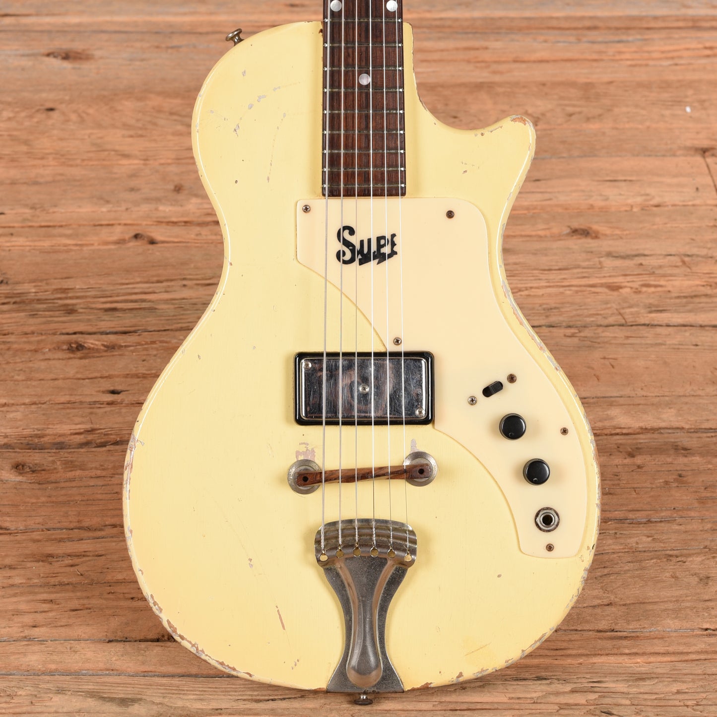 Supro Model 1507 White 1961 Electric Guitars