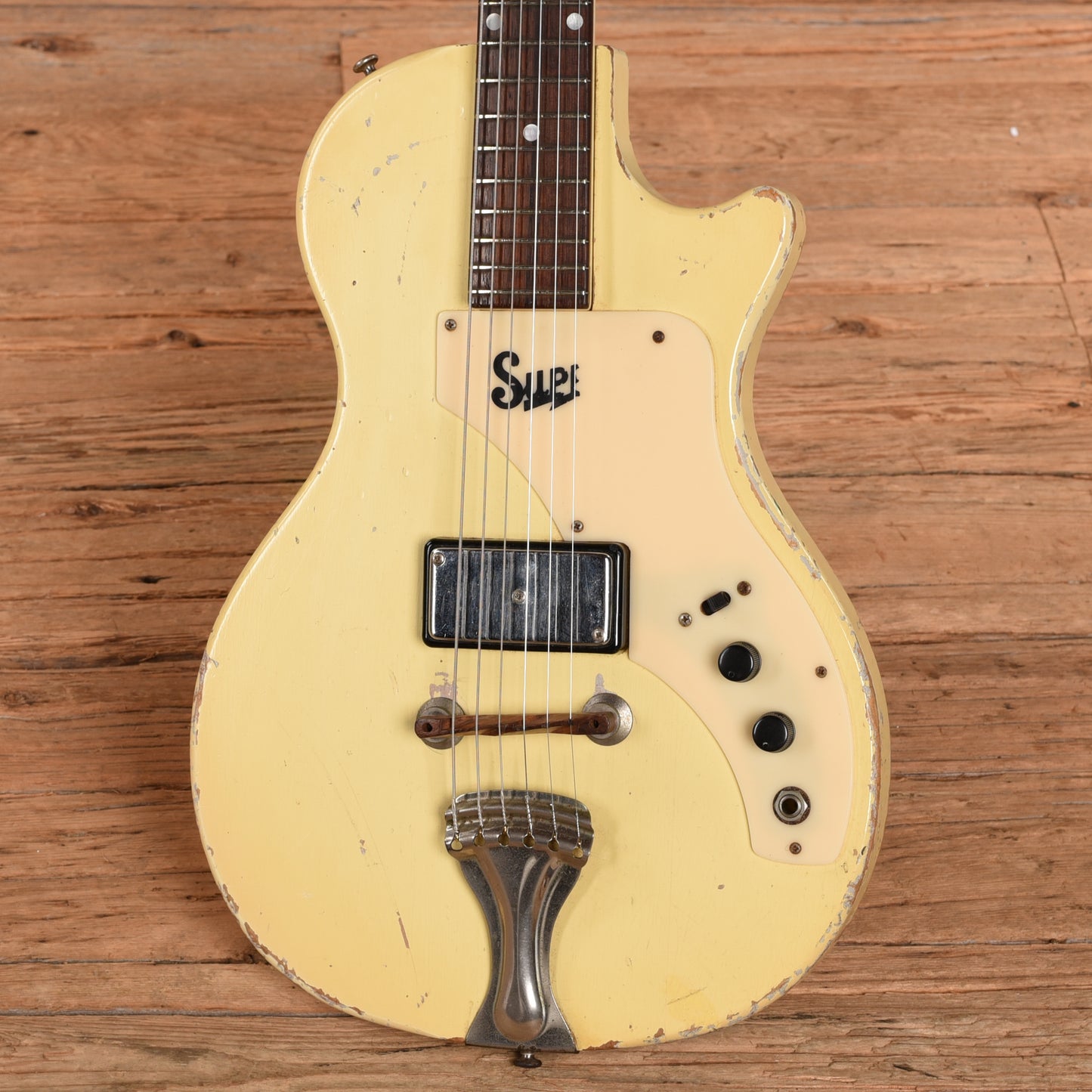 Supro Model 1507 White 1961 Electric Guitars