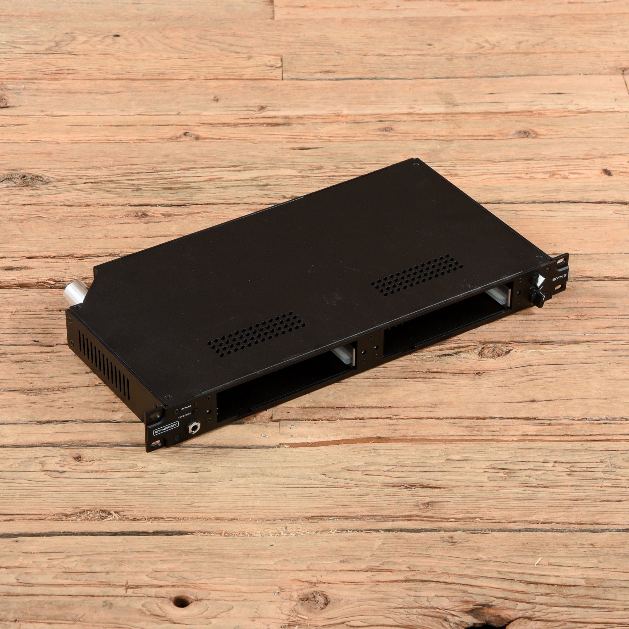 Synergy Module Rack Synergy SYN-2 Rack Mount Preamp with 2 Module Slots – Chicago Music ...