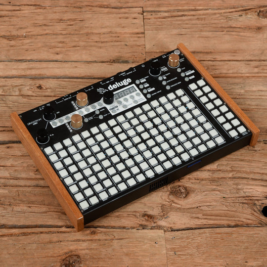Synstrom Deluge Keyboards and Synths / Synths / Digital Synths