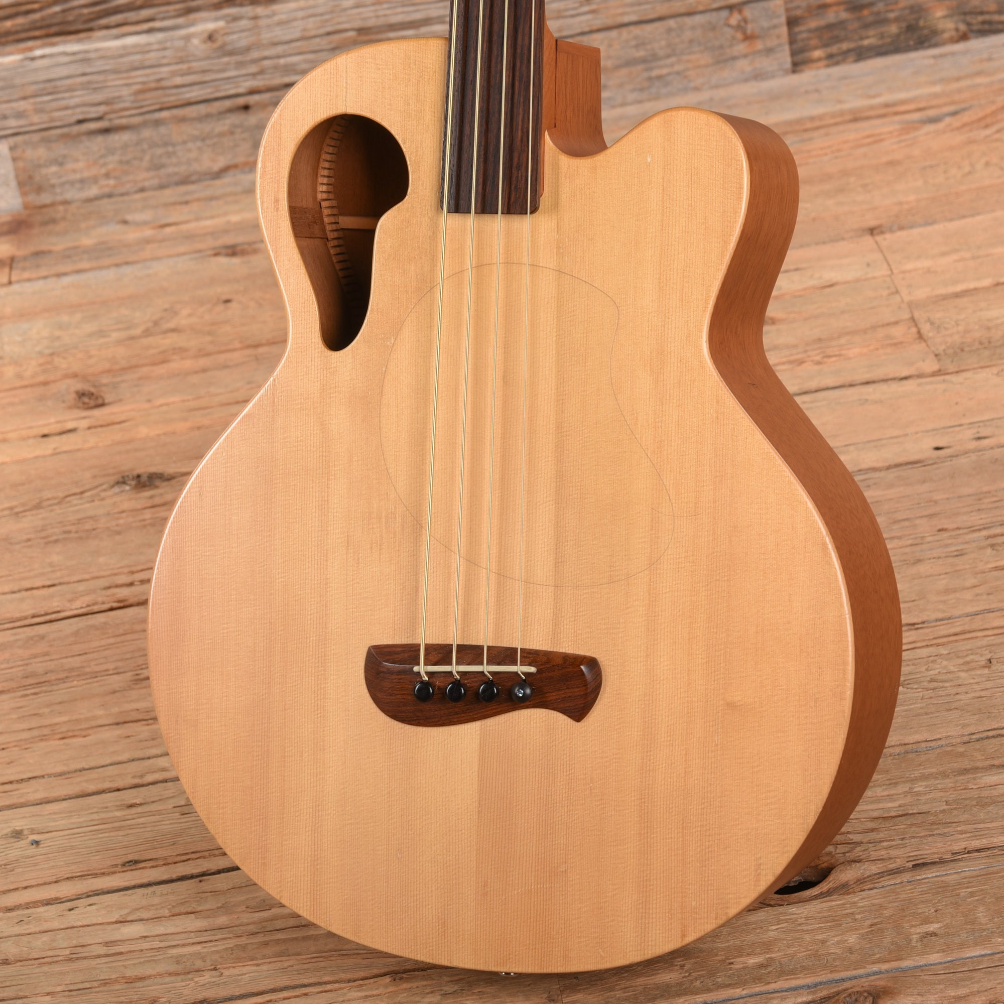 Tacoma Thunderchief CB10C Fretless Natural Bass Guitars / 4-String