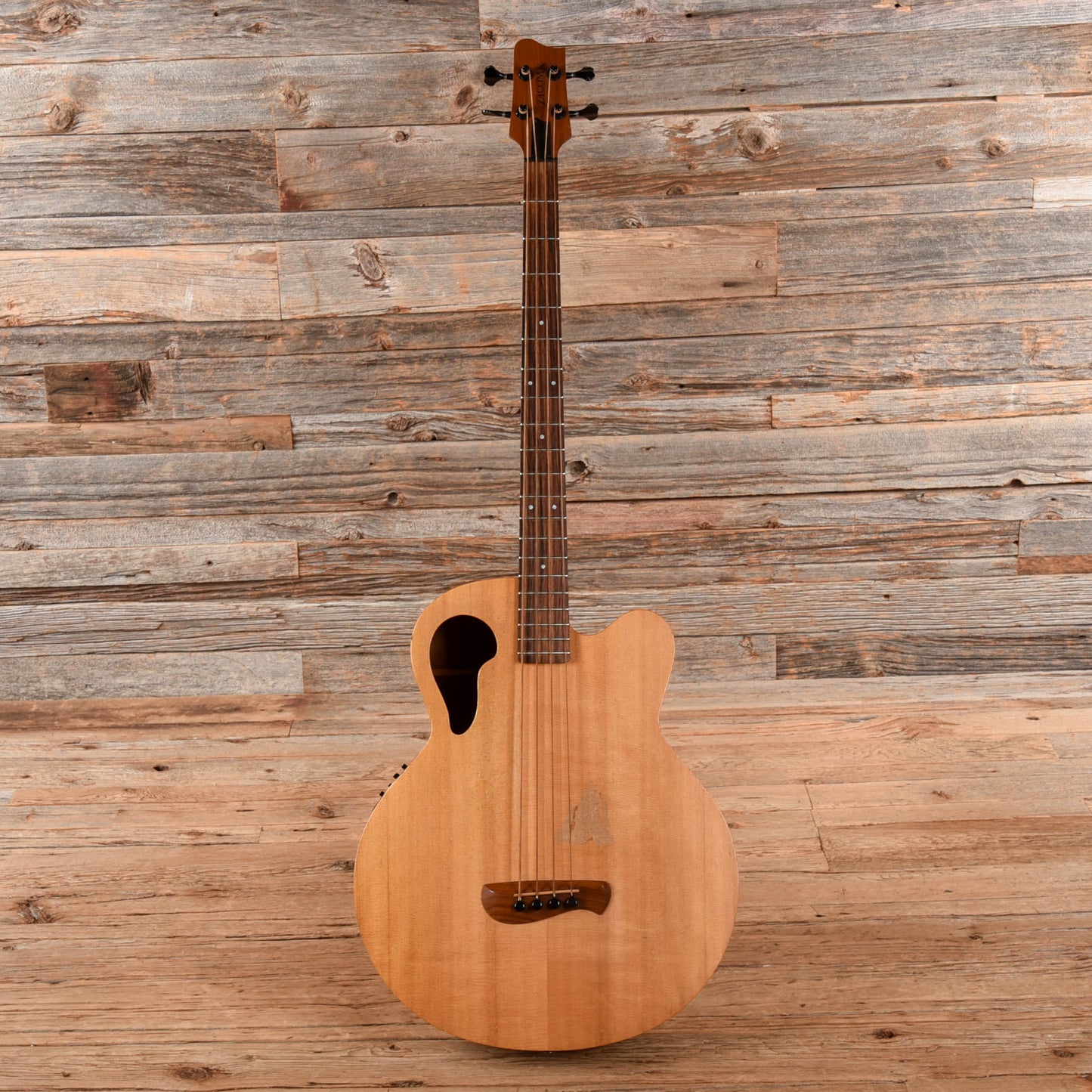 Tacoma Thunderchief CB10C Natural Bass Guitars / 4-String