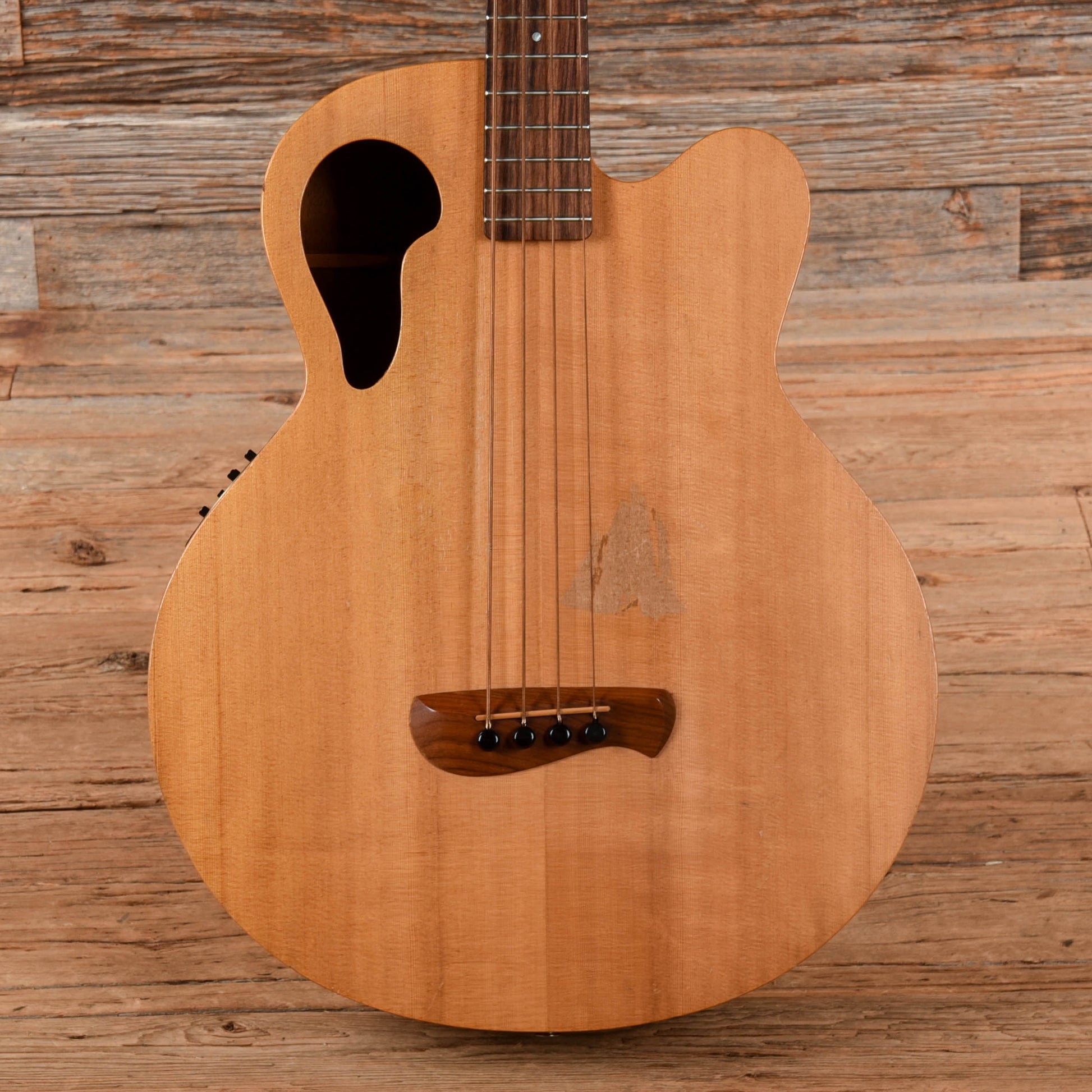 Tacoma Thunderchief CB10C Natural Bass Guitars / 4-String
