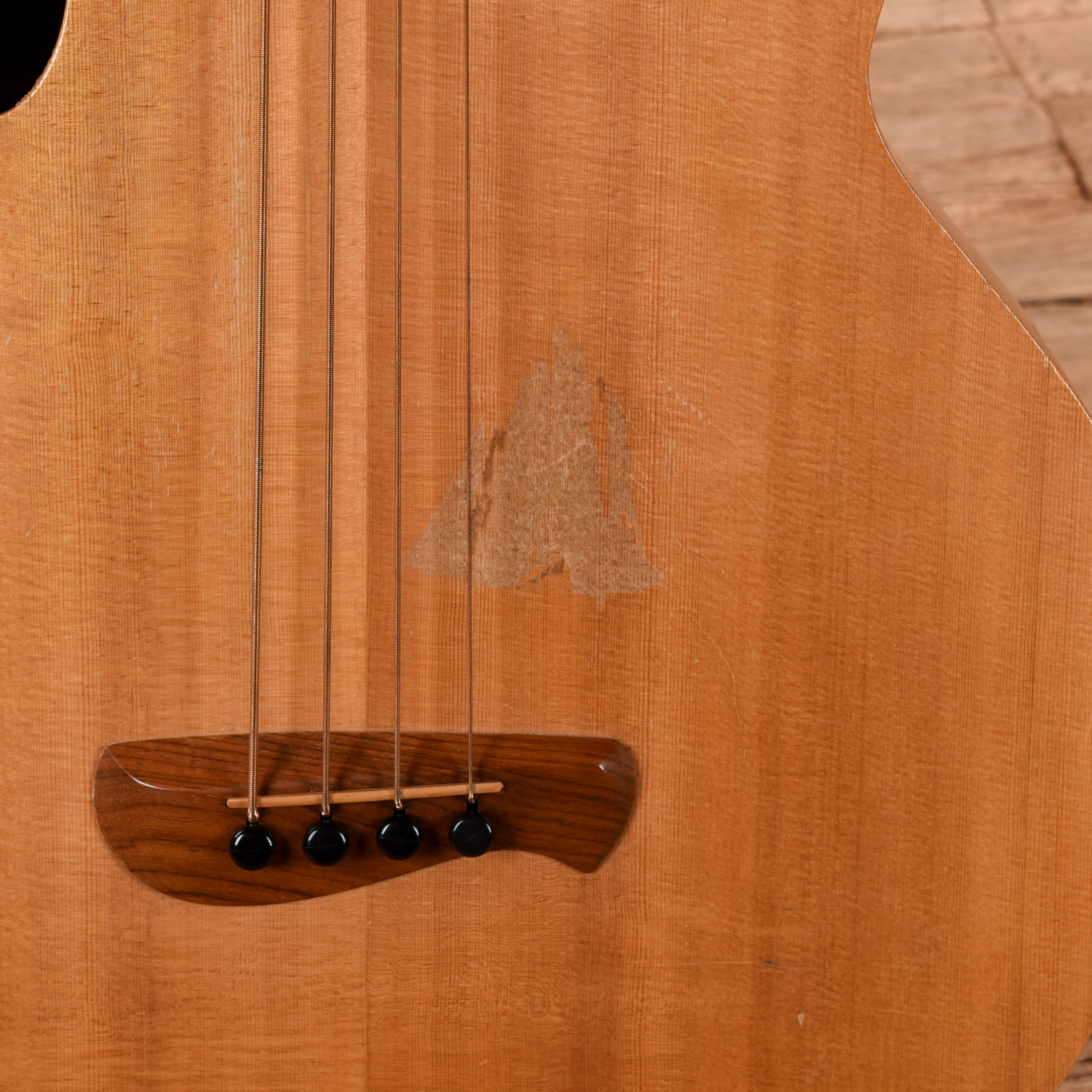 Tacoma Thunderchief CB10C Natural Bass Guitars / 4-String