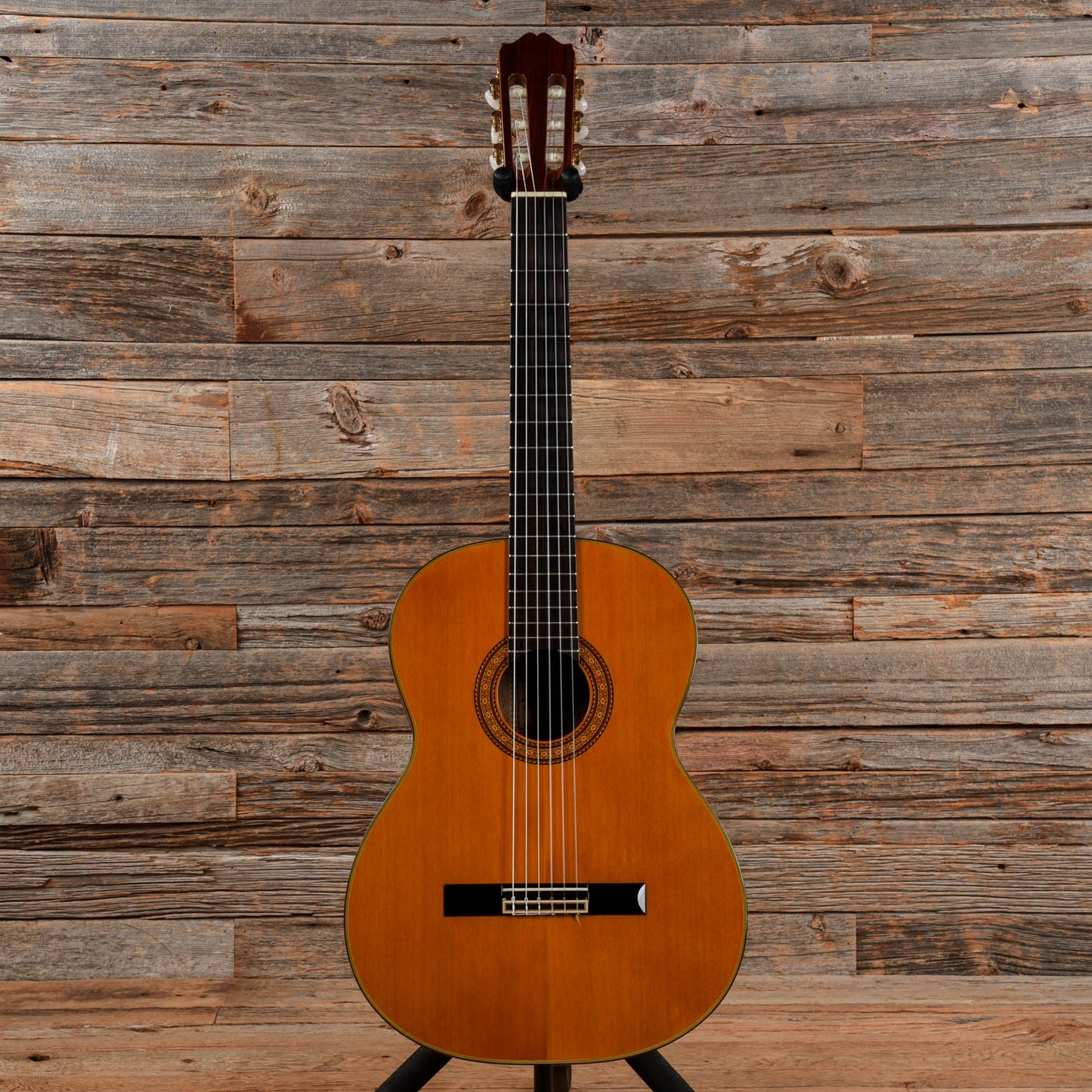 Takamine C-132S Natural Acoustic Guitars / Classical