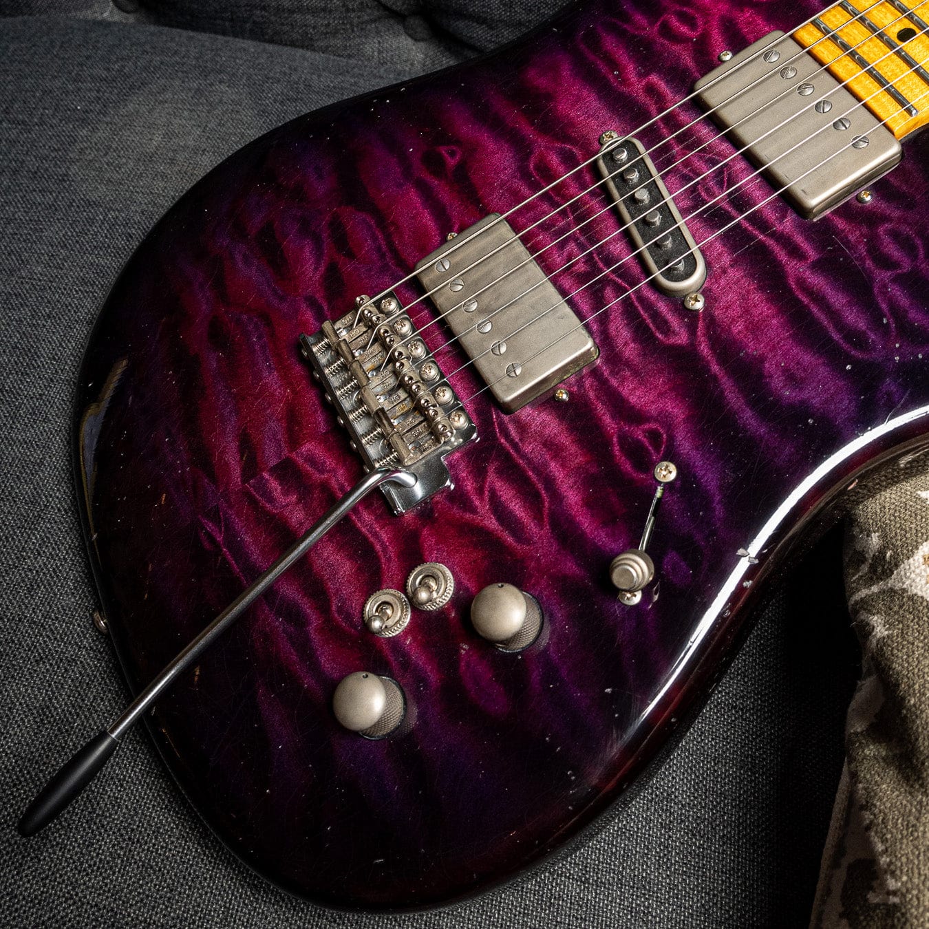 Tausch 665 RAW Deluxe Trem HSH Quilted Maple Aged Violet Burst w/Flame Maple Neck Electric Guitars / Solid Body