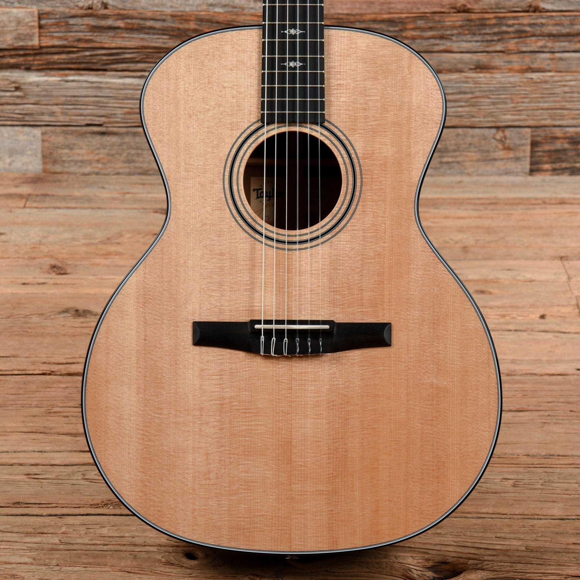 Taylor 314n Natural Acoustic Guitars / Classical