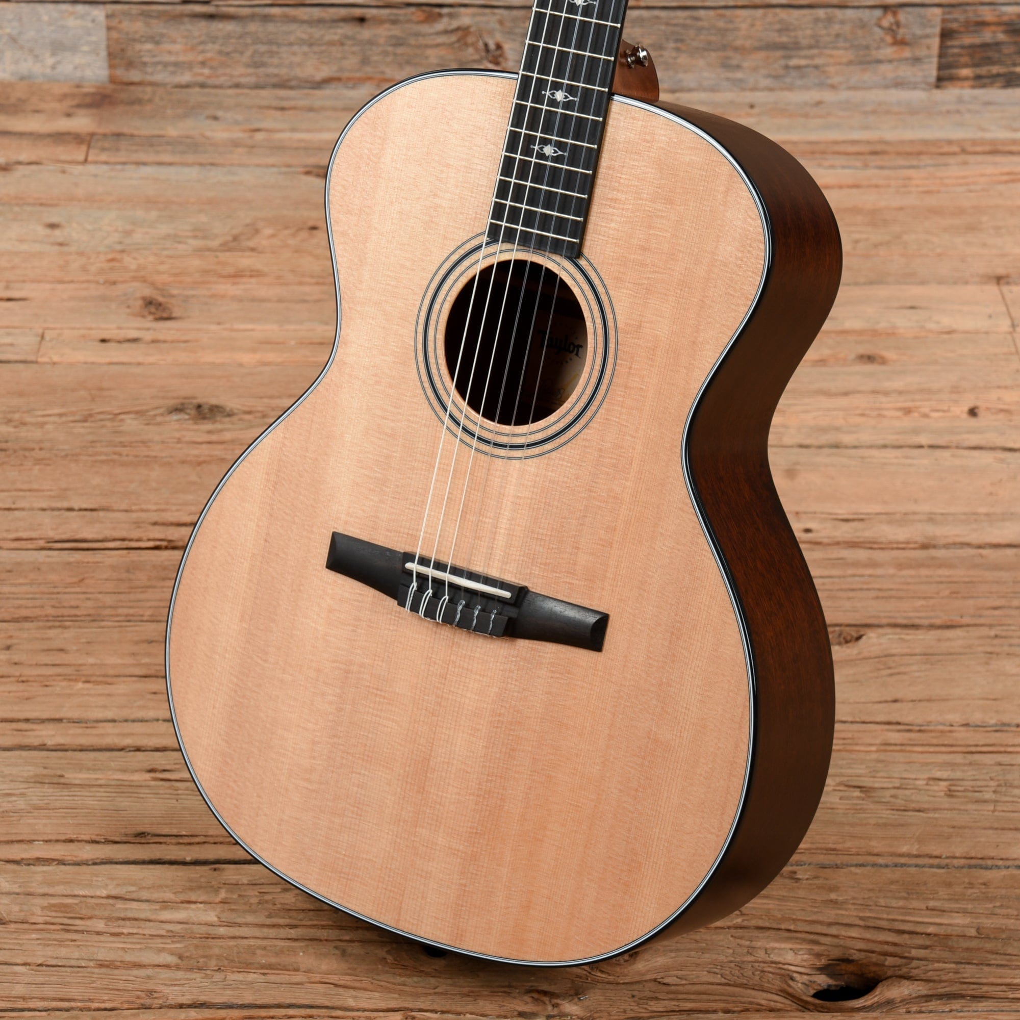 Taylor 314n Natural Acoustic Guitars / Classical