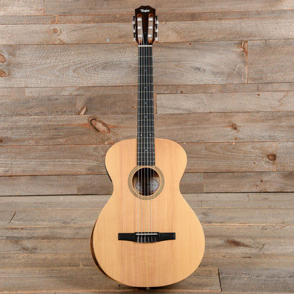 Taylor Academy 12e-N Grand Concert Sitka/Walnut Natural ES-B Acoustic Guitars / Classical