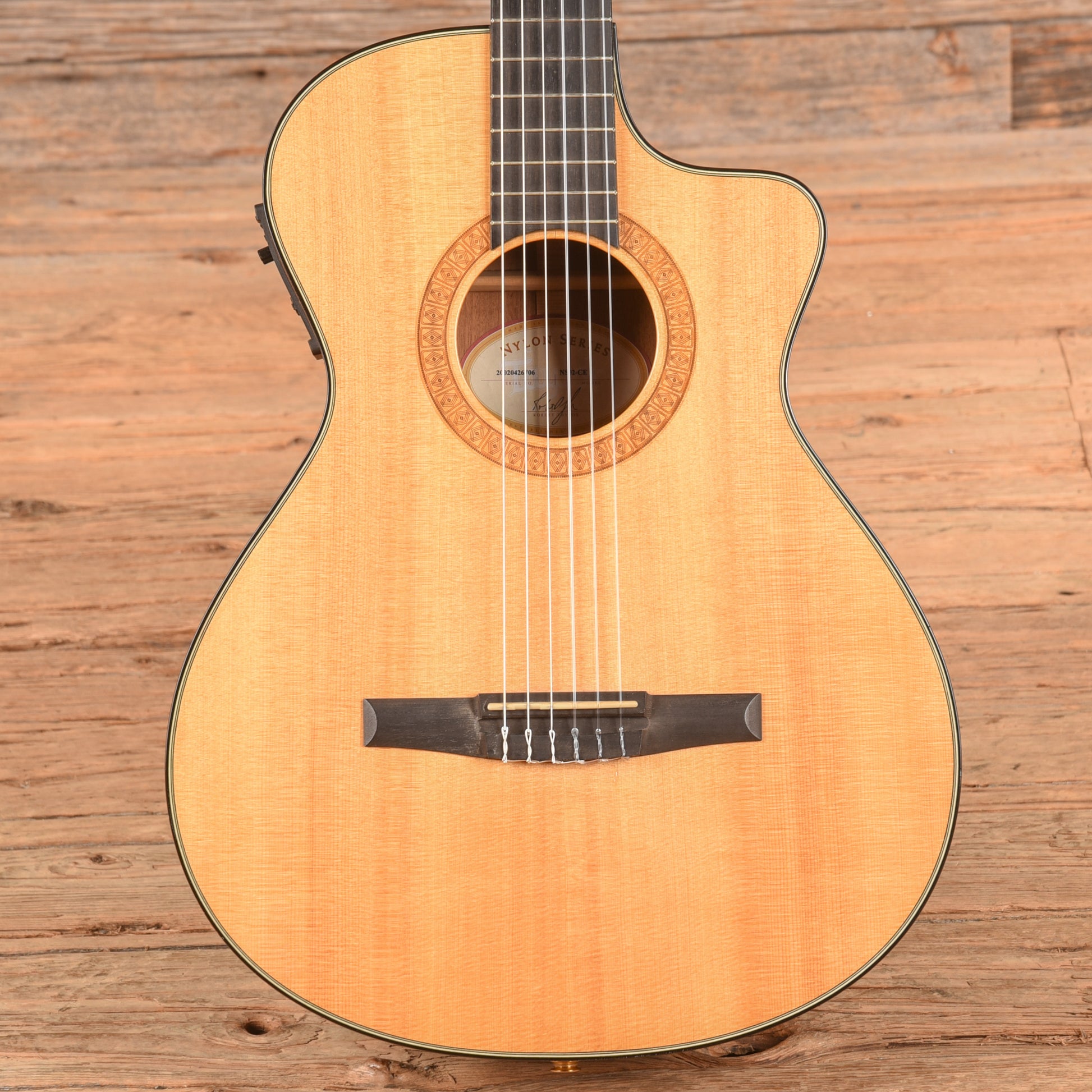 Taylor NS32ce Natural 2002 Acoustic Guitars / Classical