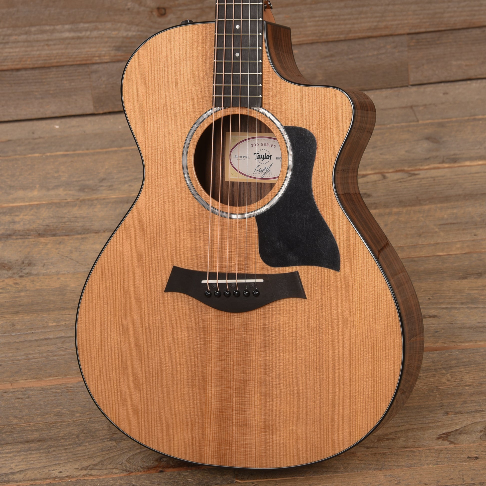 Taylor 212ce Plus Grand Concert Spruce/Rosewood Natural Acoustic Guitars / Concert