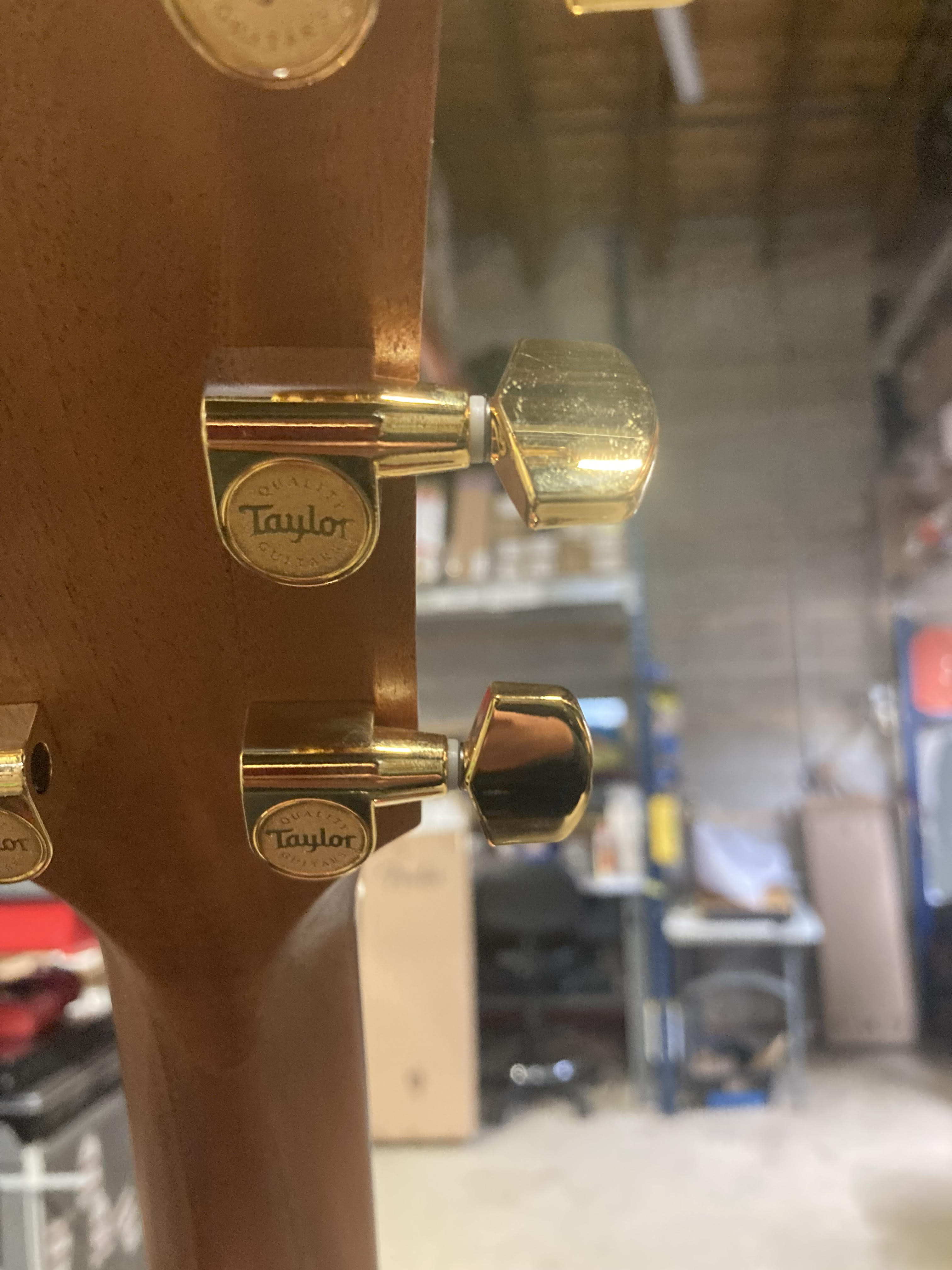 Taylor 222ce-K DLX Grand Concert Koa Shaded Edgeburst Acoustic Guitars / Concert