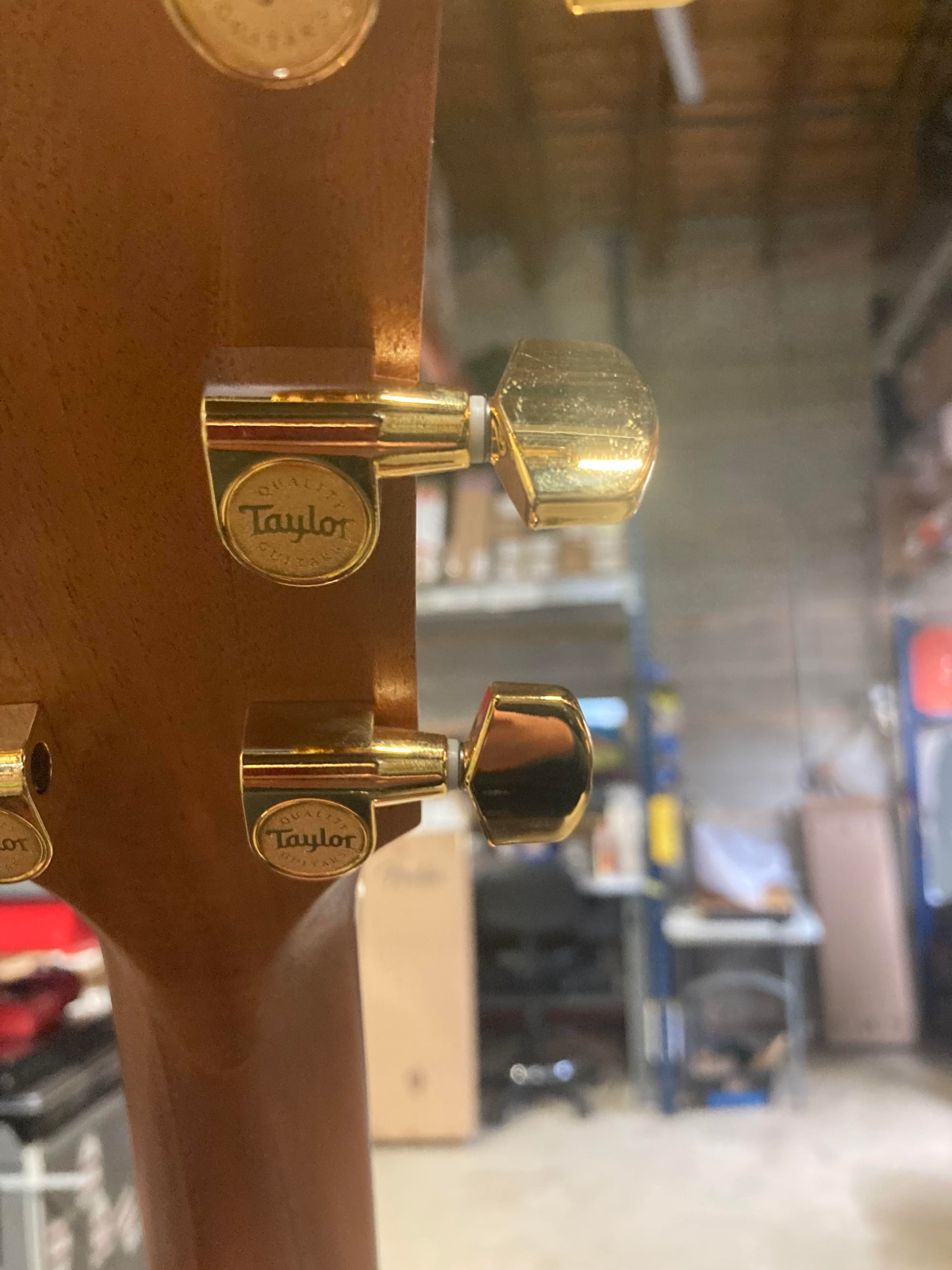Taylor 222ce-K DLX Grand Concert Koa Shaded Edgeburst Acoustic Guitars / Concert