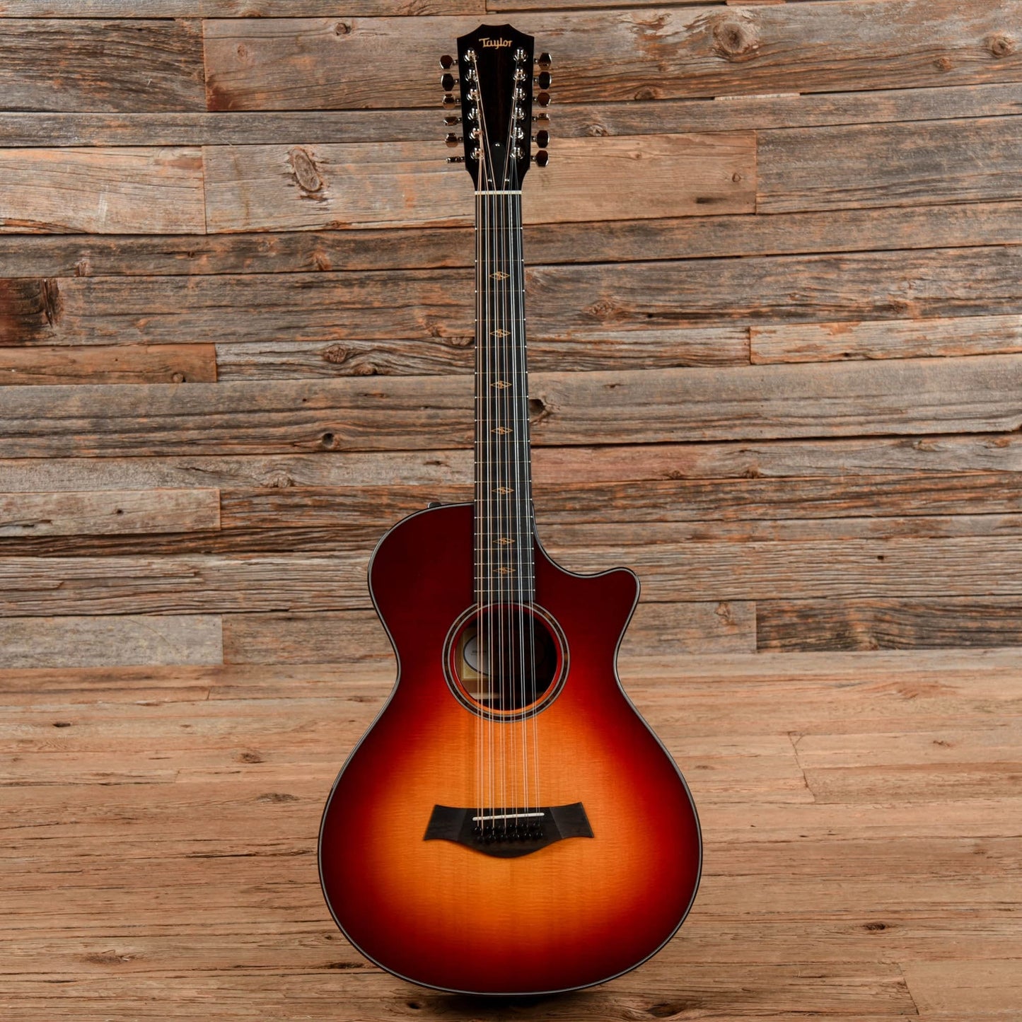Taylor 552 LTD Dk Sunburst Acoustic Guitars / Concert