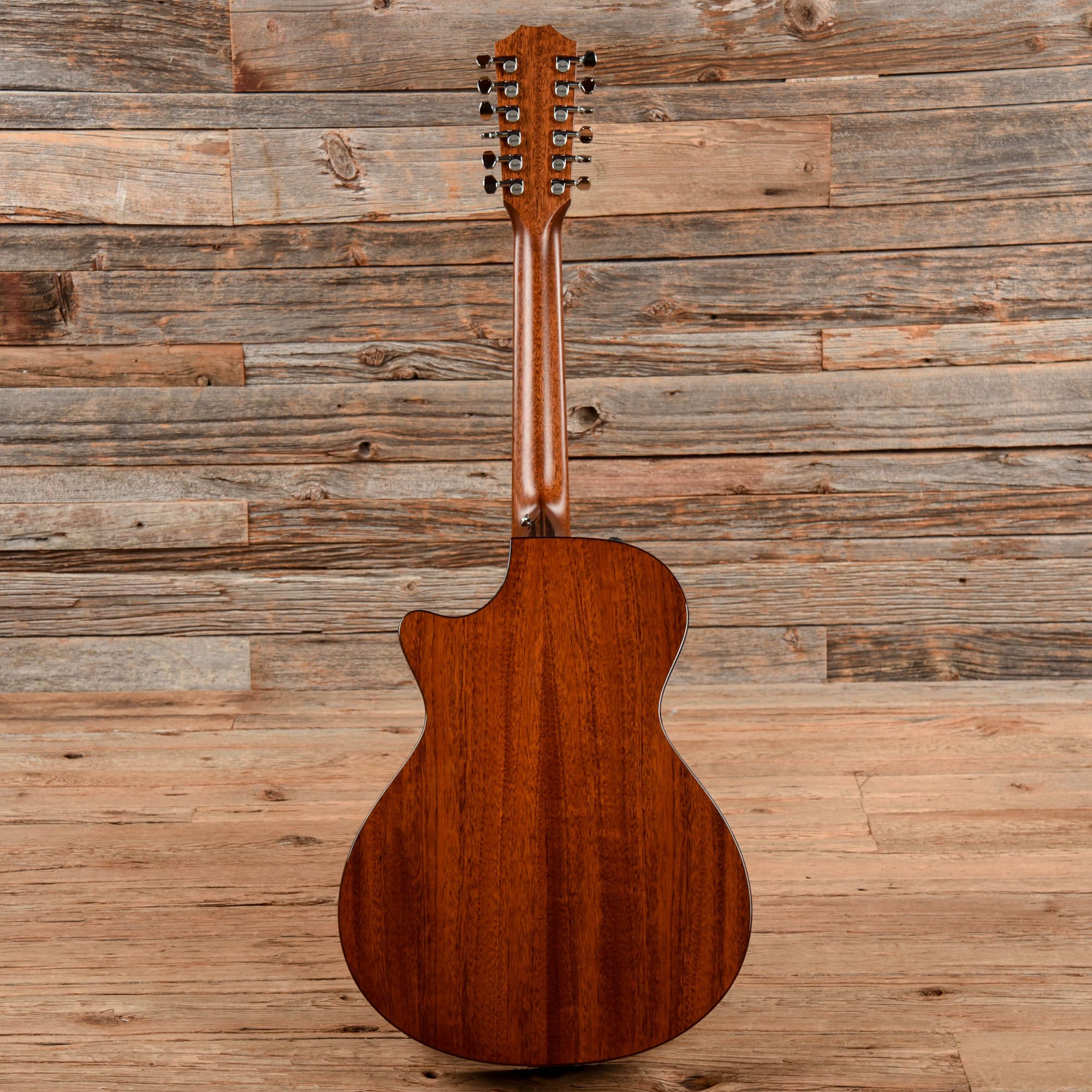 Taylor 552 LTD Dk Sunburst Acoustic Guitars / Concert