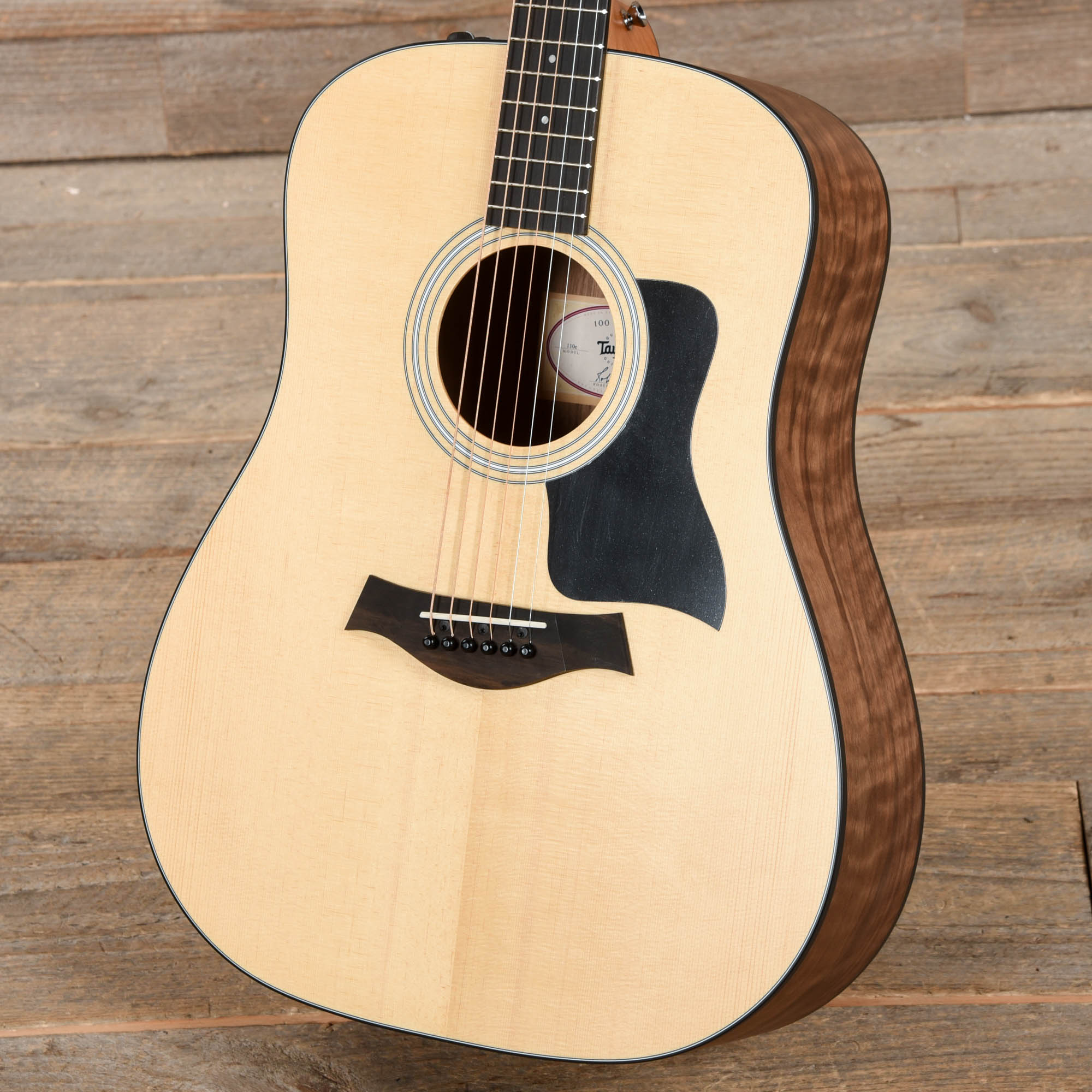 Taylor 110e Sitka/Walnut Dreadnought ES2 Acoustic Guitars / Dreadnought