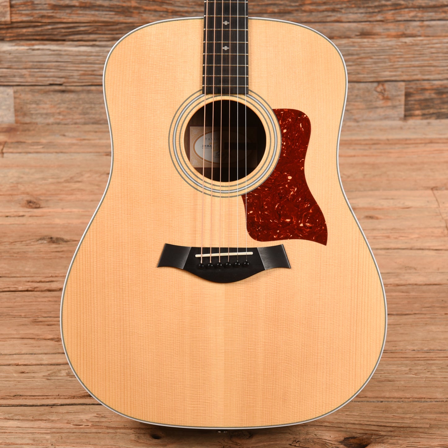 Taylor 210 DLX Natural Acoustic Guitars / Dreadnought
