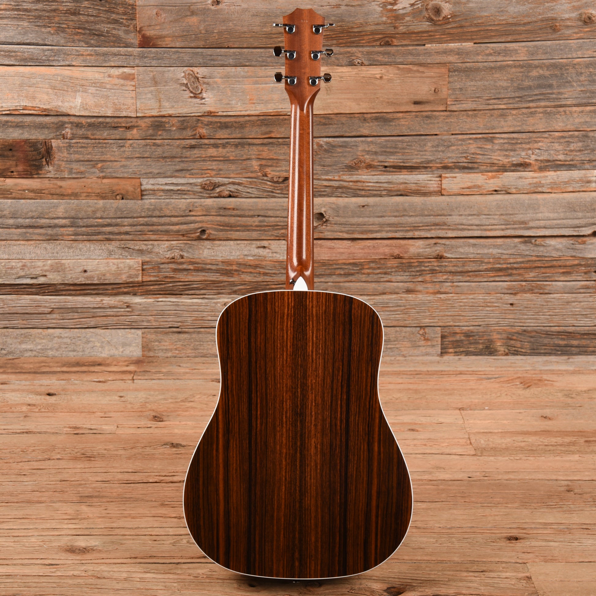 Taylor 210 DLX Natural Acoustic Guitars / Dreadnought