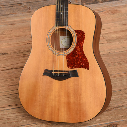 Taylor 210 Natural 2004 Acoustic Guitars / Dreadnought
