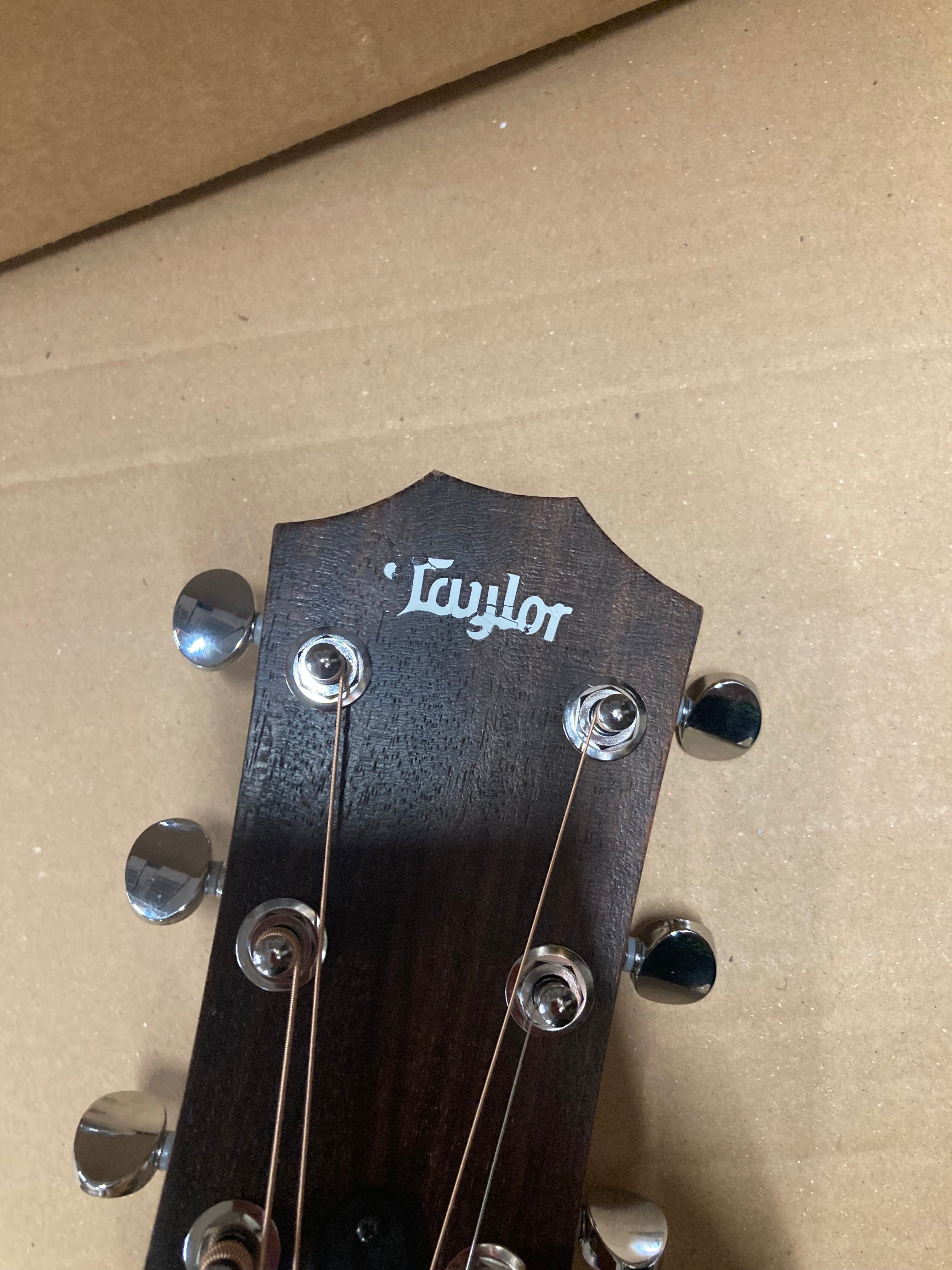 Taylor BBT Walnut Acoustic Guitars / Mini/Travel