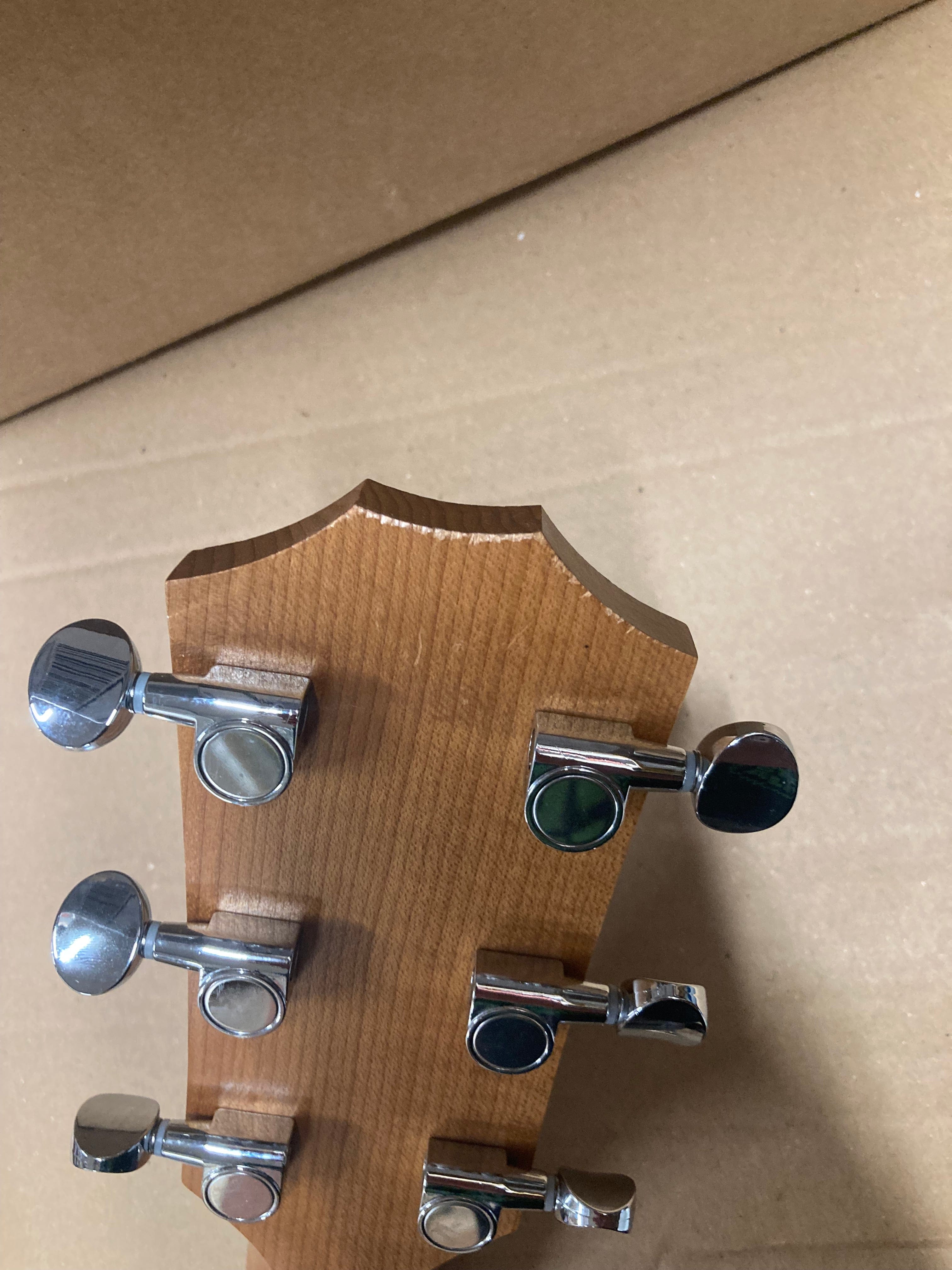 Taylor BBT Walnut Acoustic Guitars / Mini/Travel