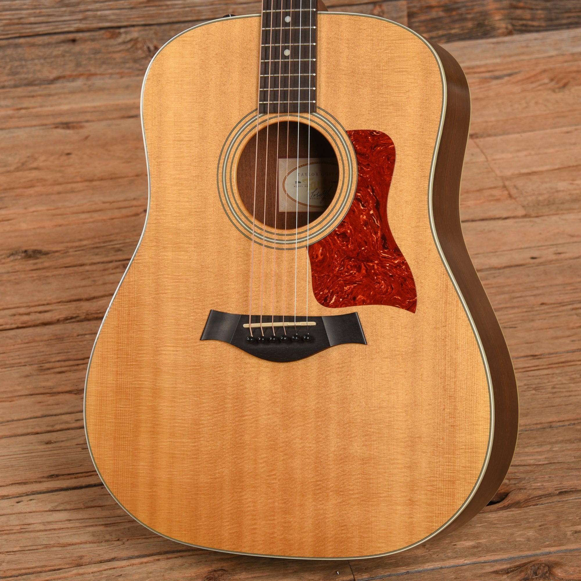 Taylor 210e Natural 2012 Acoustic Guitars / OM and Auditorium