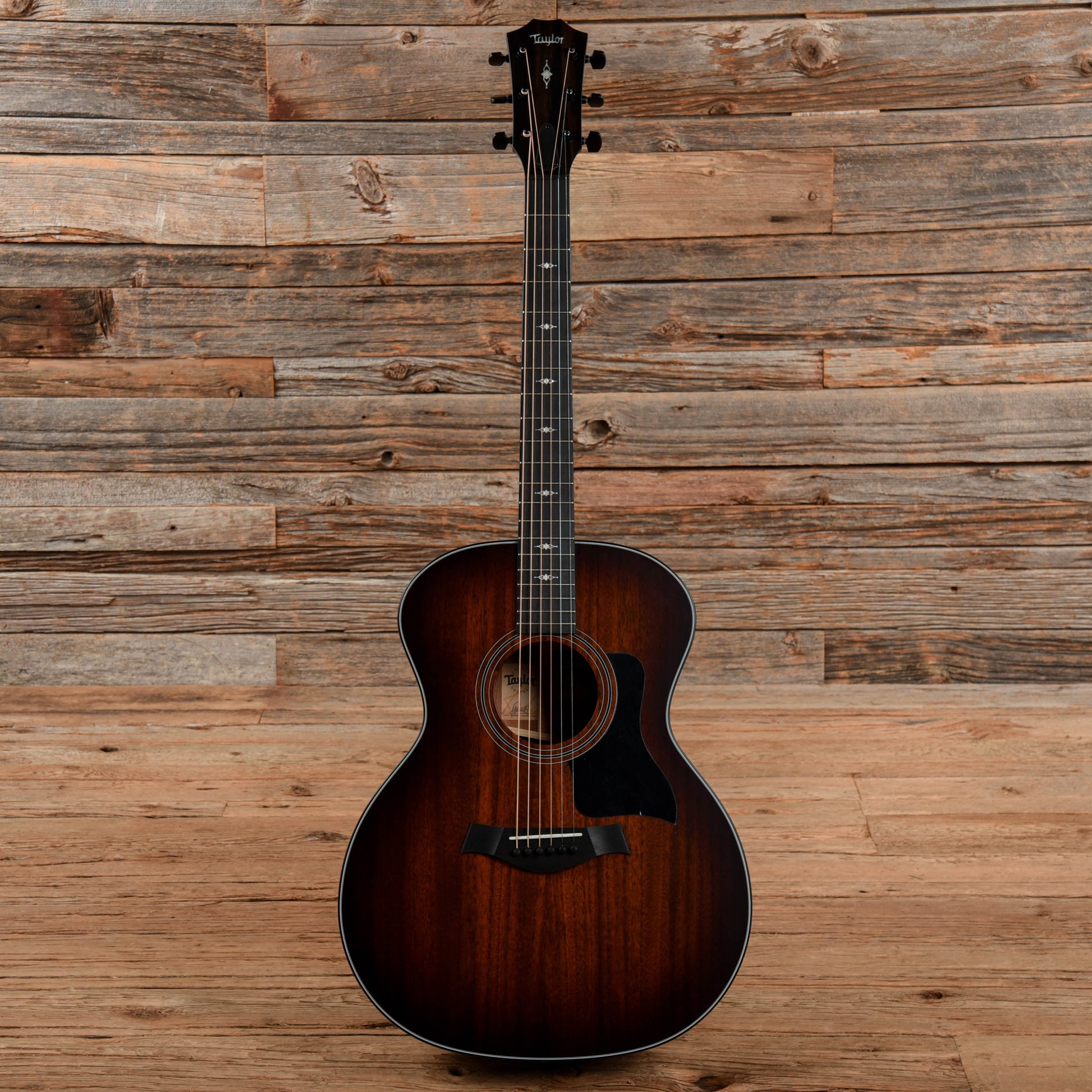 Taylor 324 Grand Auditorium Mahogany Shaded Edgeburst Acoustic Guitars / OM and Auditorium
