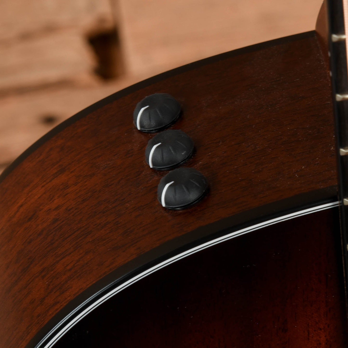 Taylor 327e Grand Pacific Mahogany Shaded Edgeburst ES2 Acoustic Guitars / OM and Auditorium