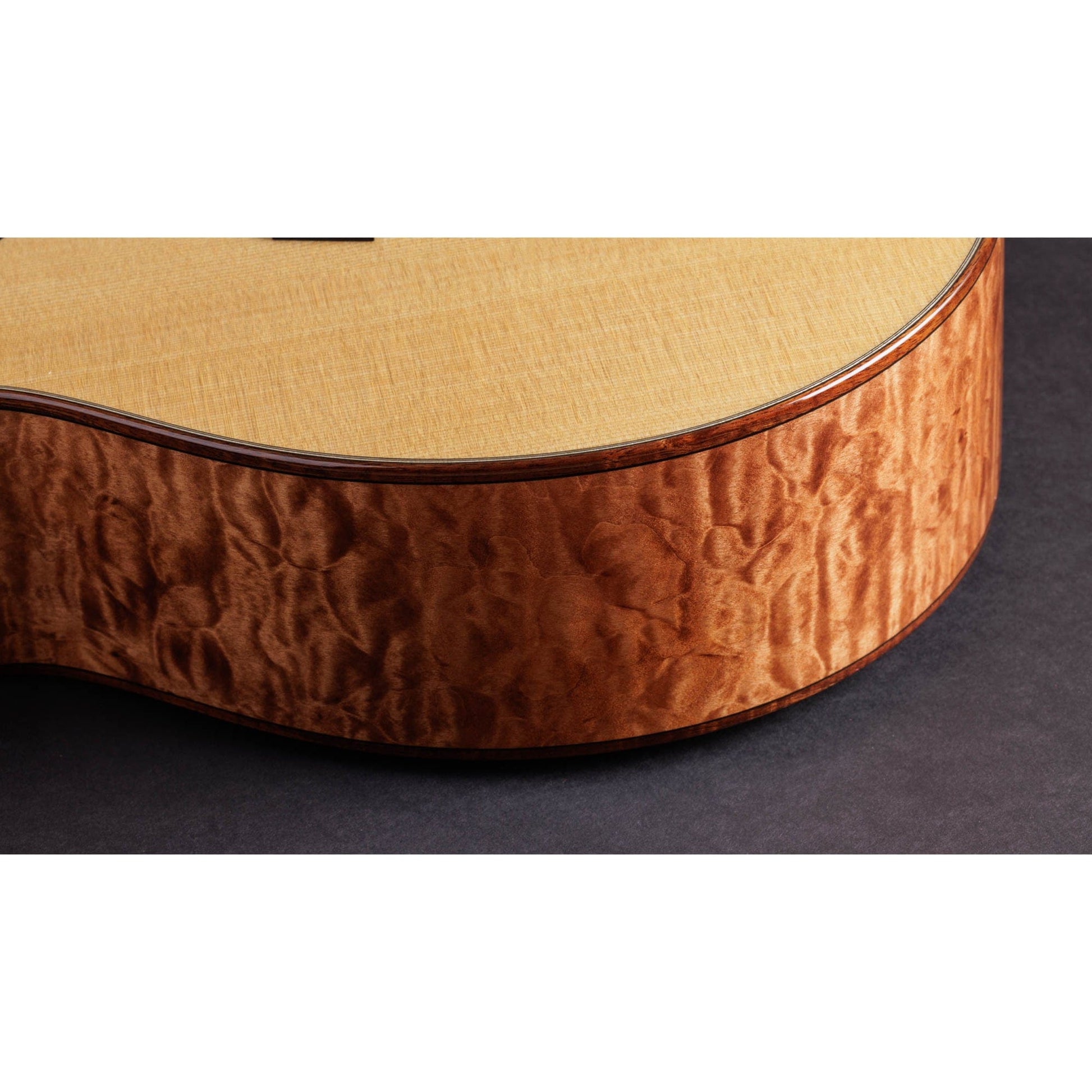 Taylor Custom "Catch" 2023 #002 Grand Auditorium Torrefied Sitka/Quilted Big Leaf Maple Natural Acoustic Guitars / OM and Auditorium
