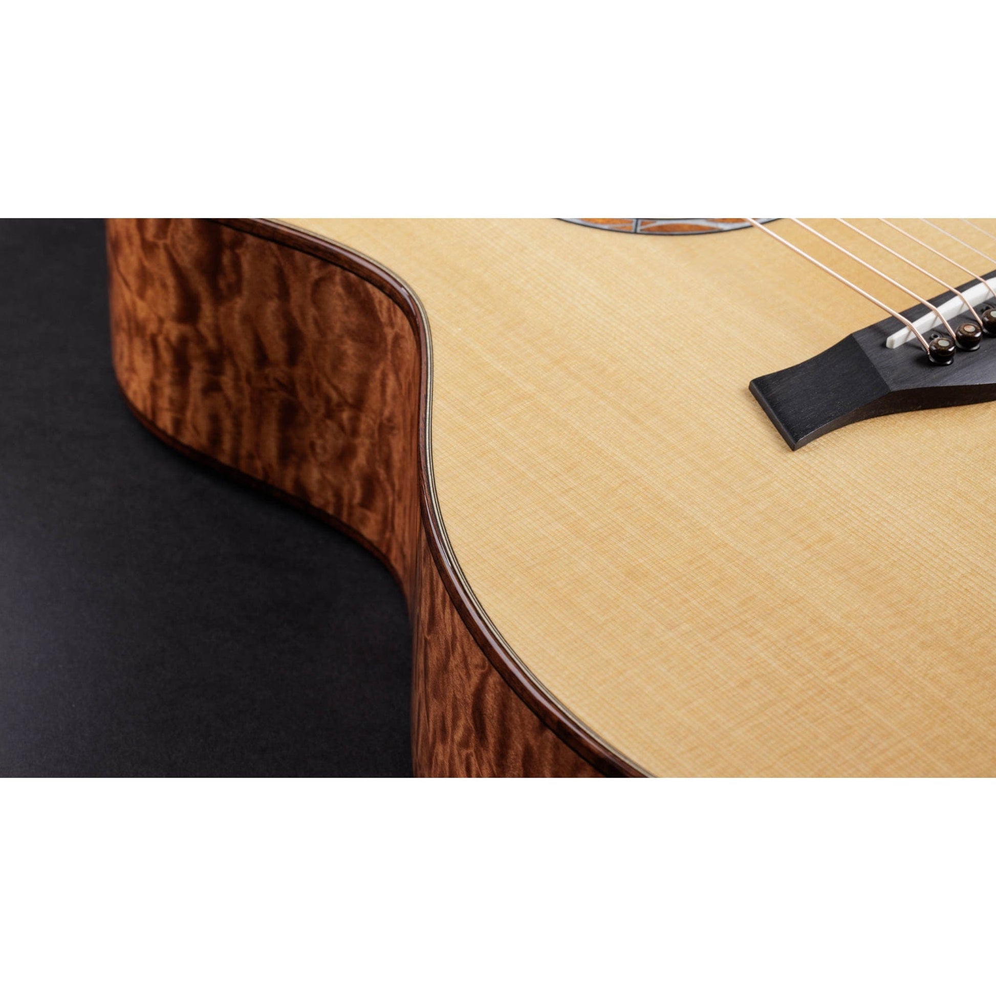 Taylor Custom "Catch" 2023 #002 Grand Auditorium Torrefied Sitka/Quilted Big Leaf Maple Natural Acoustic Guitars / OM and Auditorium