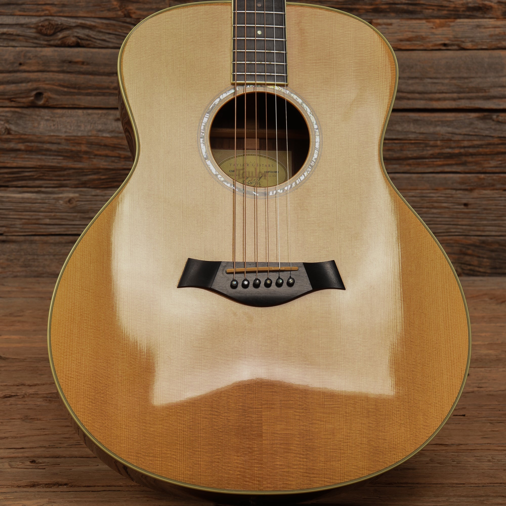 Taylor GS8 Natural 2011 Acoustic Guitars / OM and Auditorium