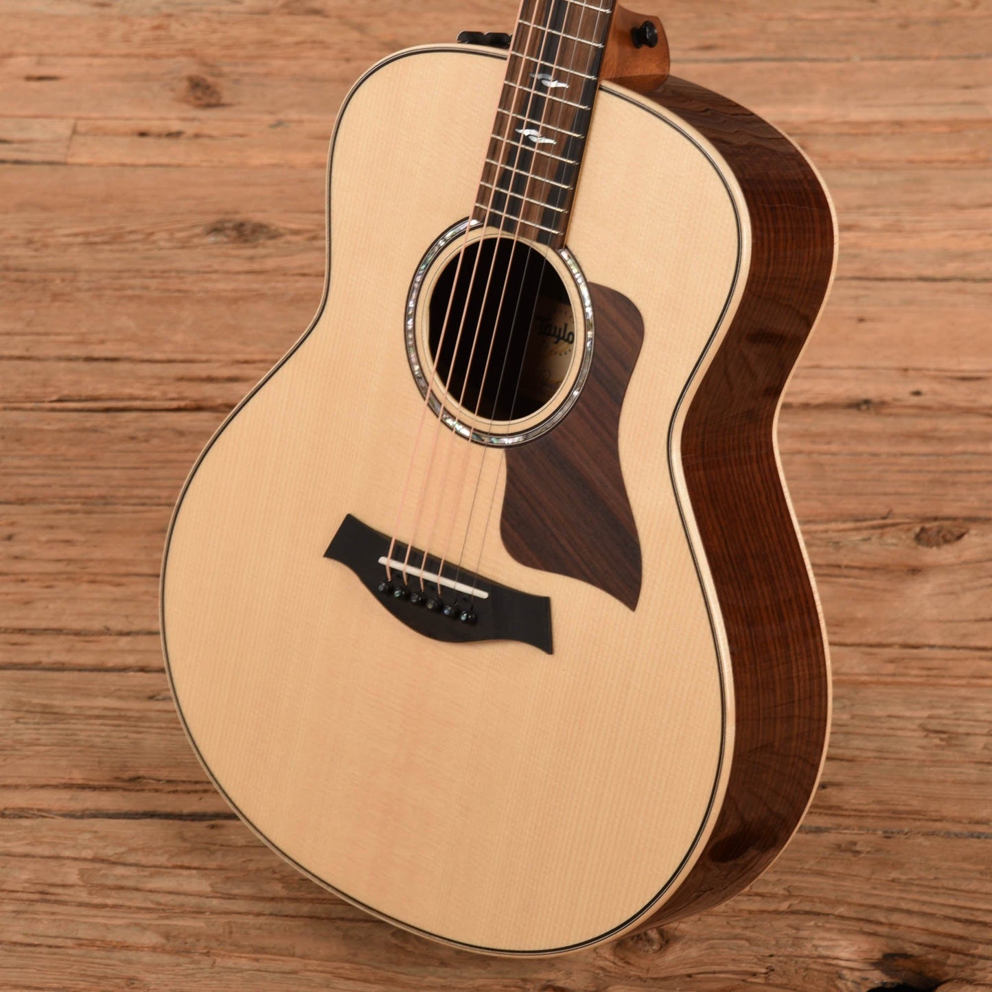 Taylor GT 811e Sitka/Rosewood Natural ES2 Acoustic Guitars / OM and Auditorium