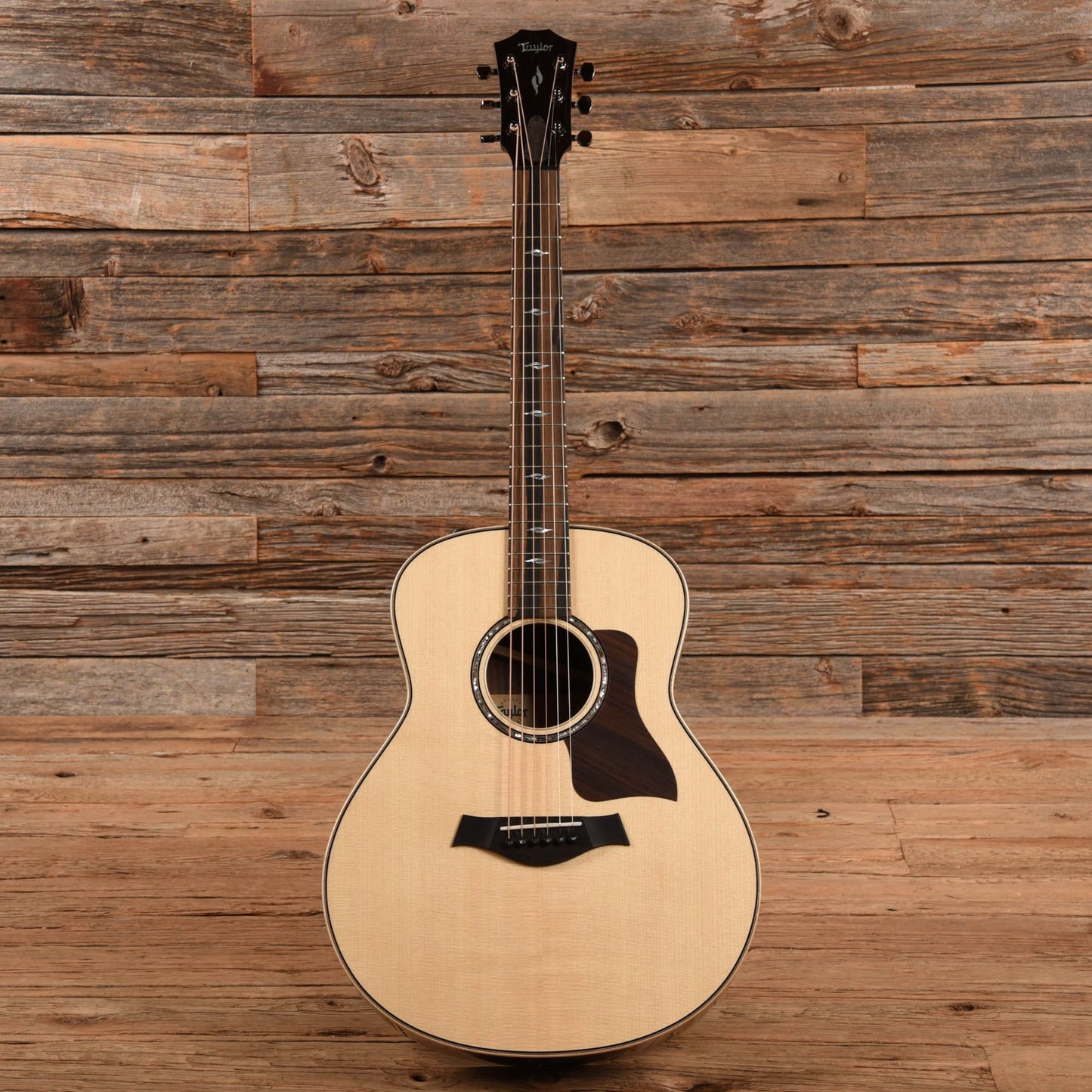 Taylor GT 811e Sitka/Rosewood Natural ES2 Acoustic Guitars / OM and Auditorium