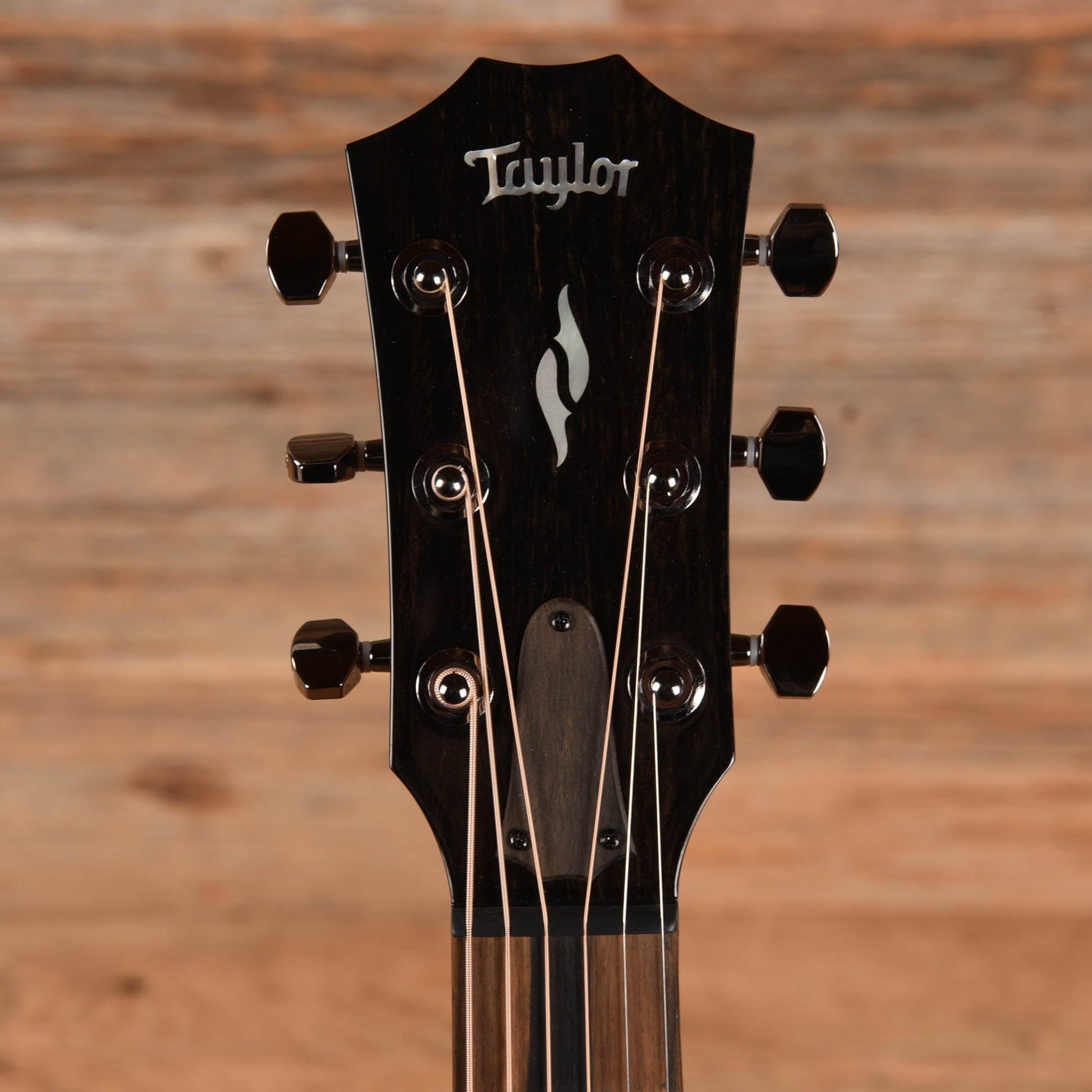 Taylor GT 811e Sitka/Rosewood Natural ES2 Acoustic Guitars / OM and Auditorium