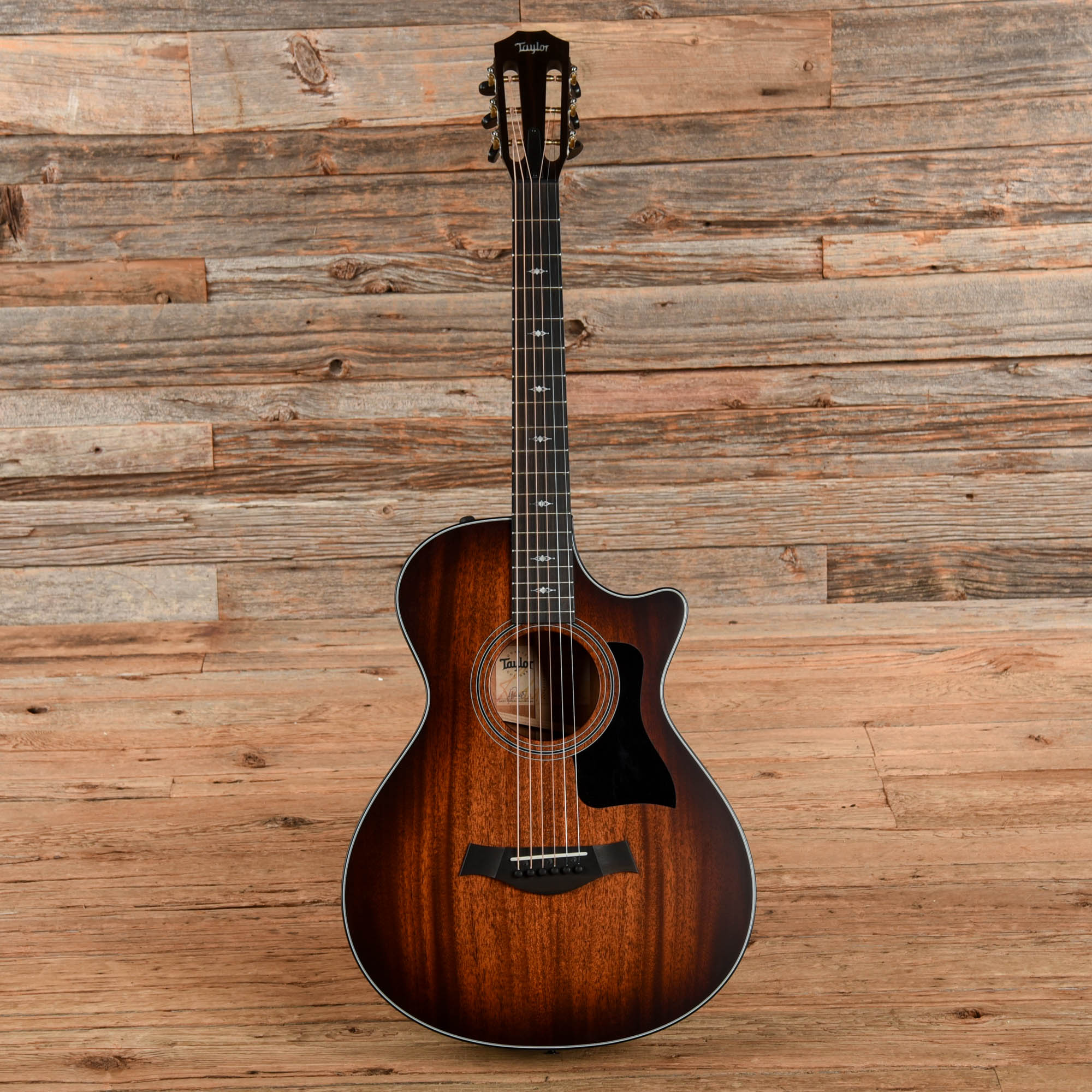 Taylor 322ce 12-Fret Sunburst 2023 Acoustic Guitars