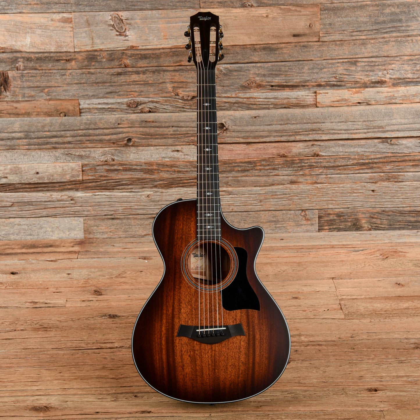 Taylor 322ce 12-Fret Sunburst 2023 Acoustic Guitars