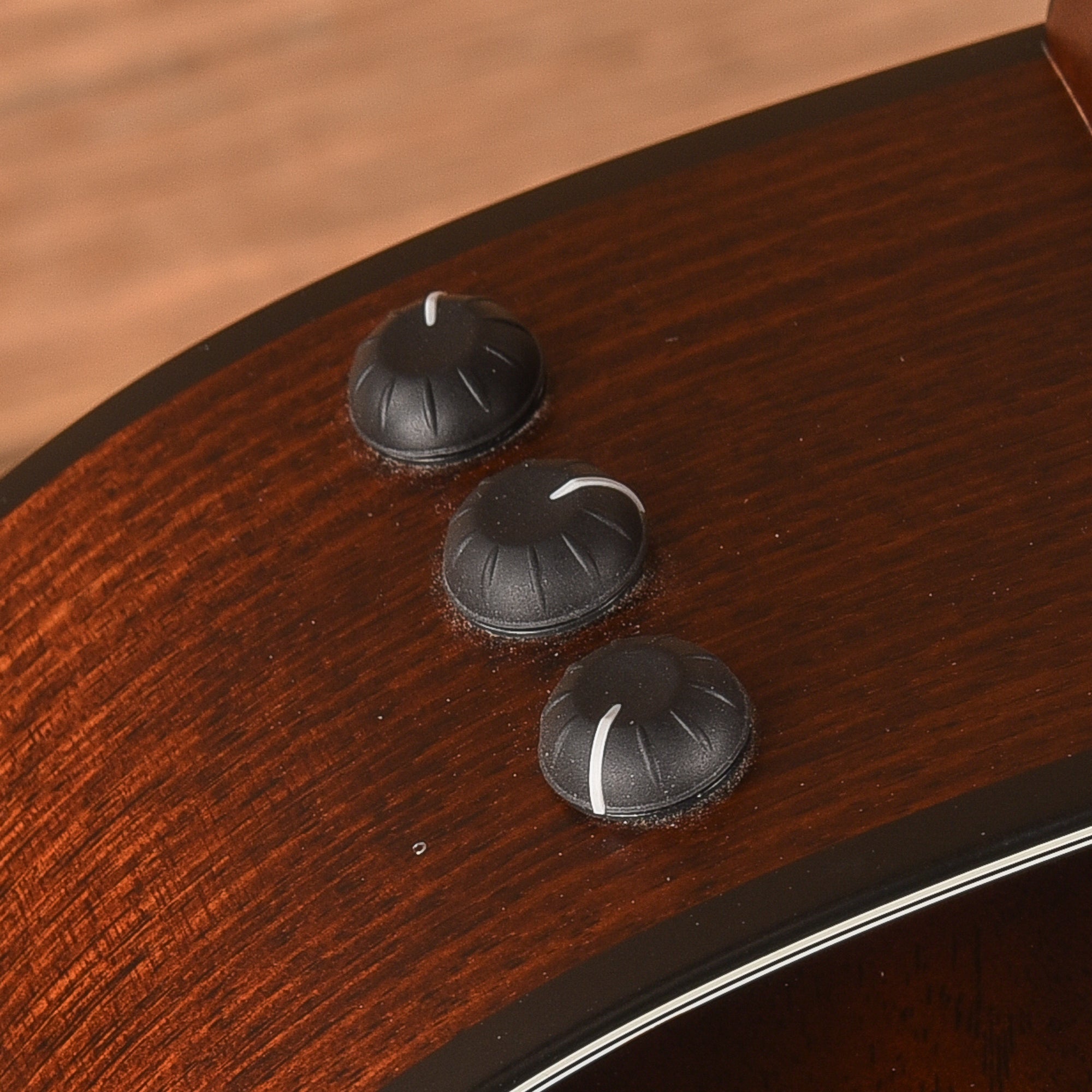 Taylor 322e 12-Fret Shaded Edge Burst 2017 Acoustic Guitars