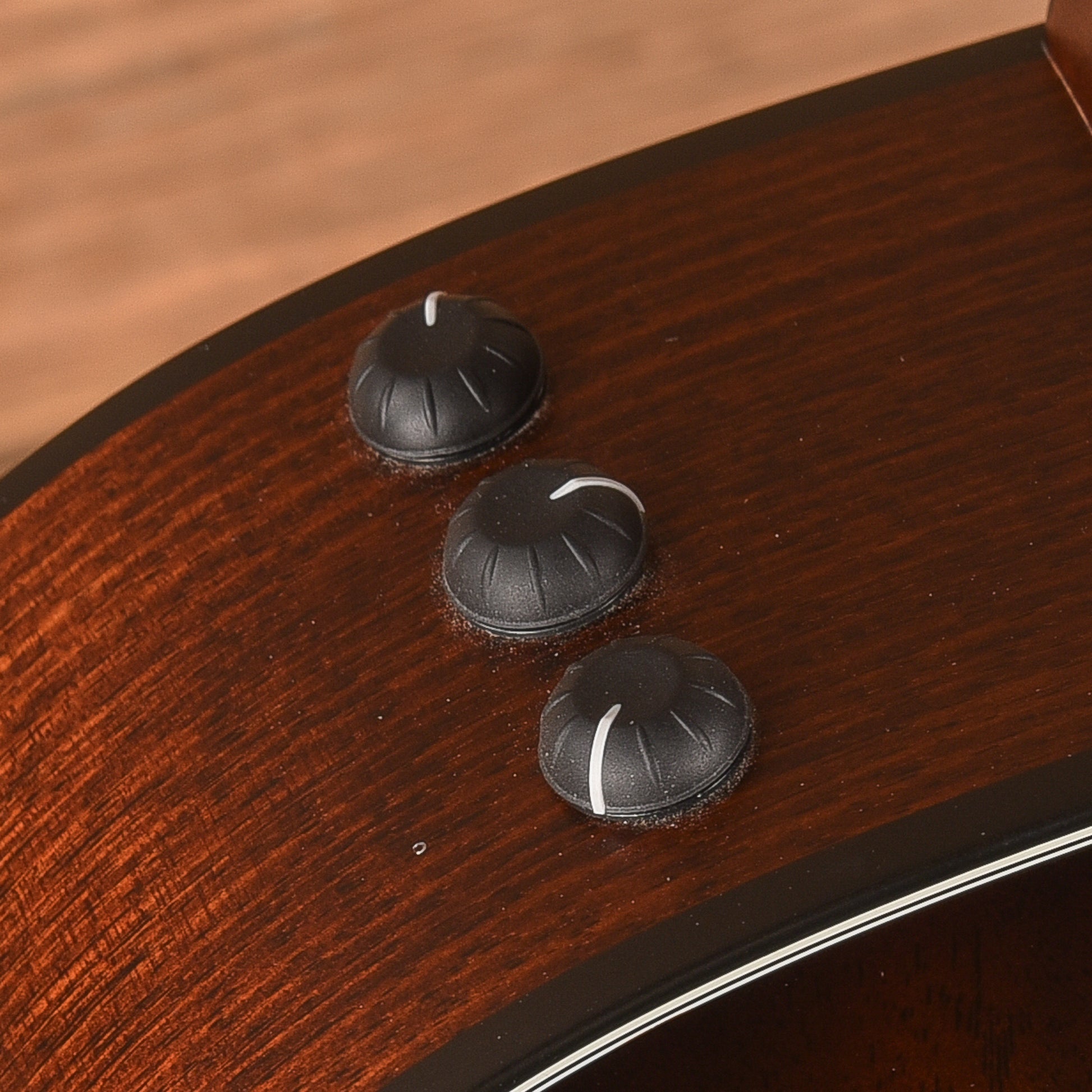 Taylor 322e 12-Fret Shaded Edge Burst 2017 Acoustic Guitars