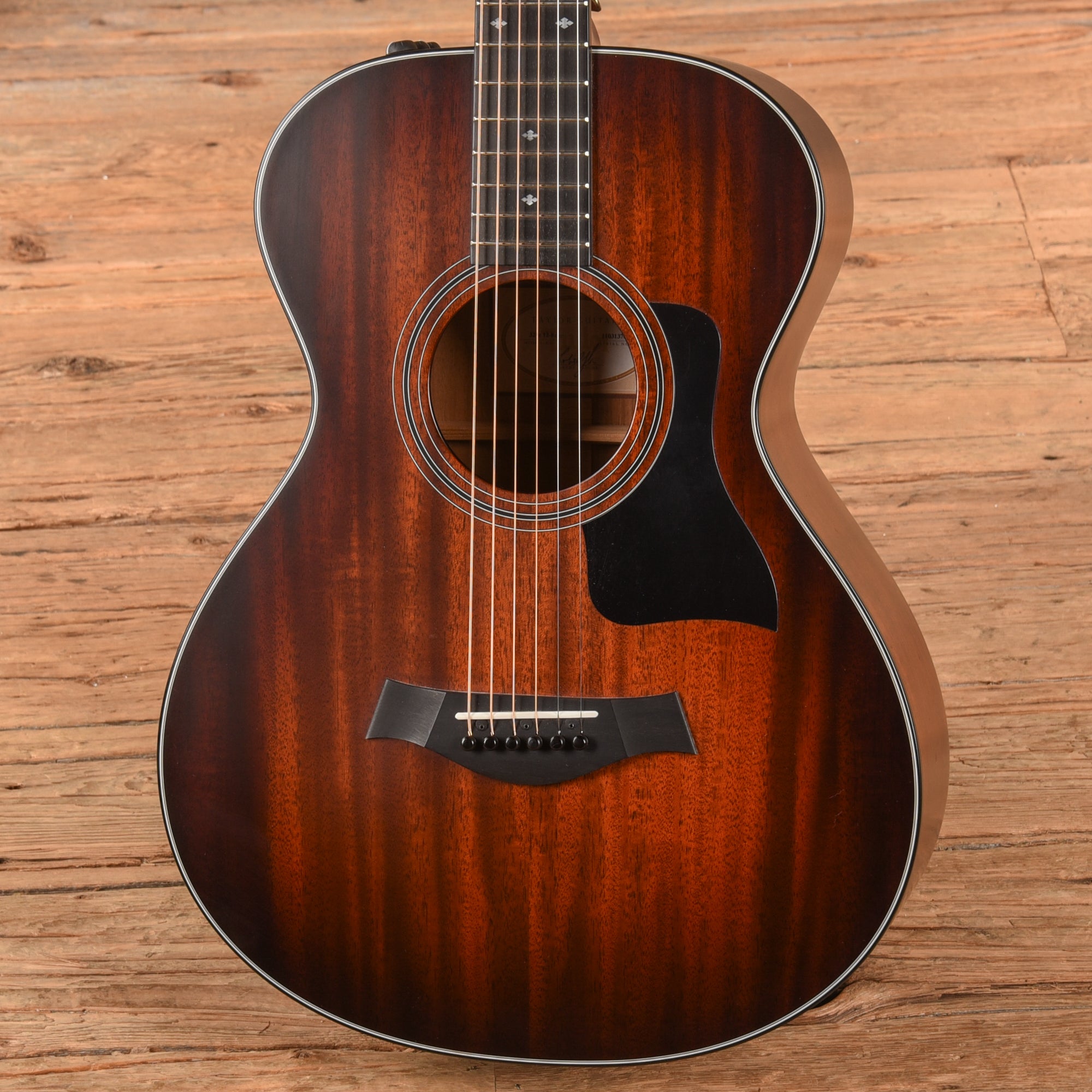 Taylor 322e 12-Fret Shaded Edge Burst 2017 Acoustic Guitars