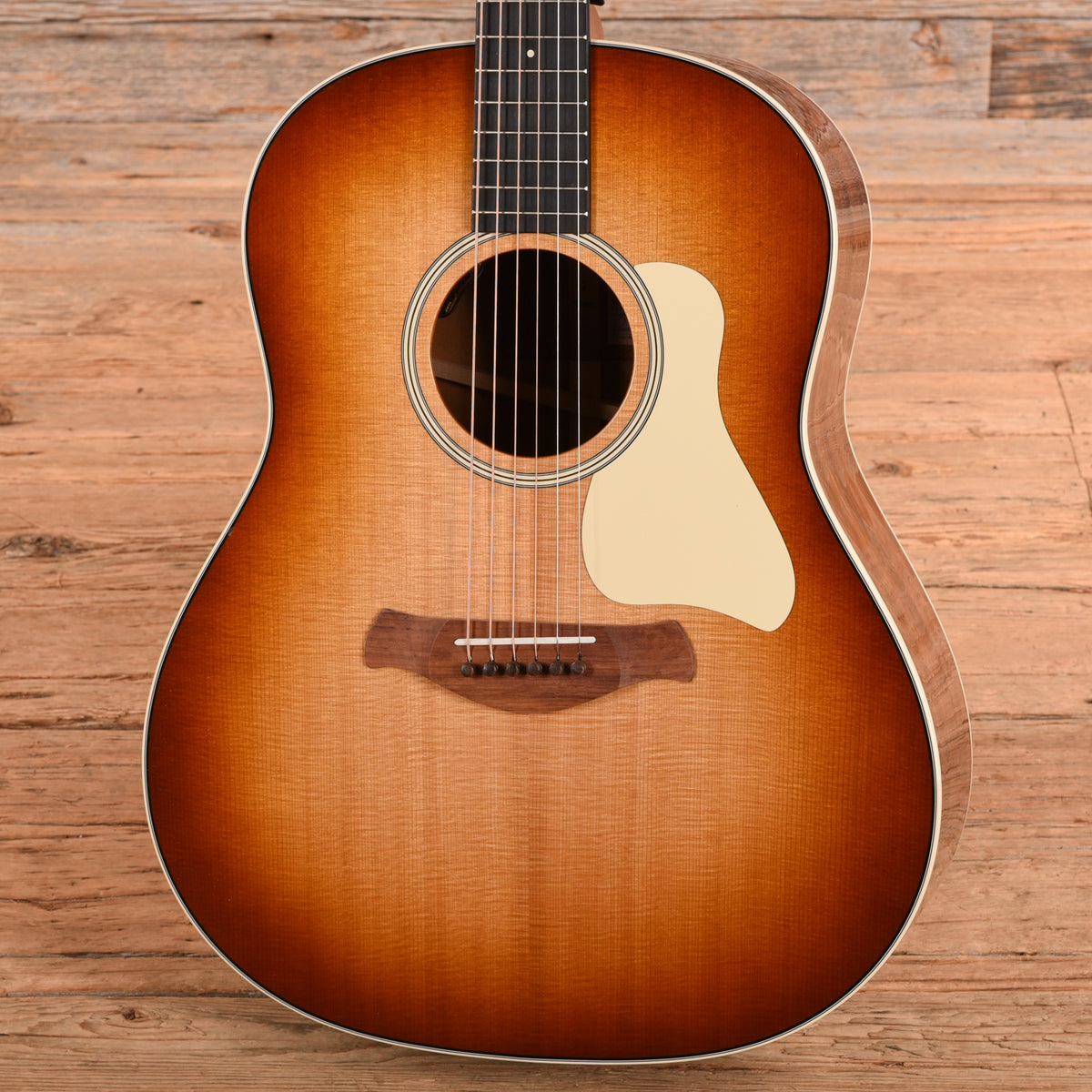 Taylor 517e Sunburst 2025 Acoustic Guitars