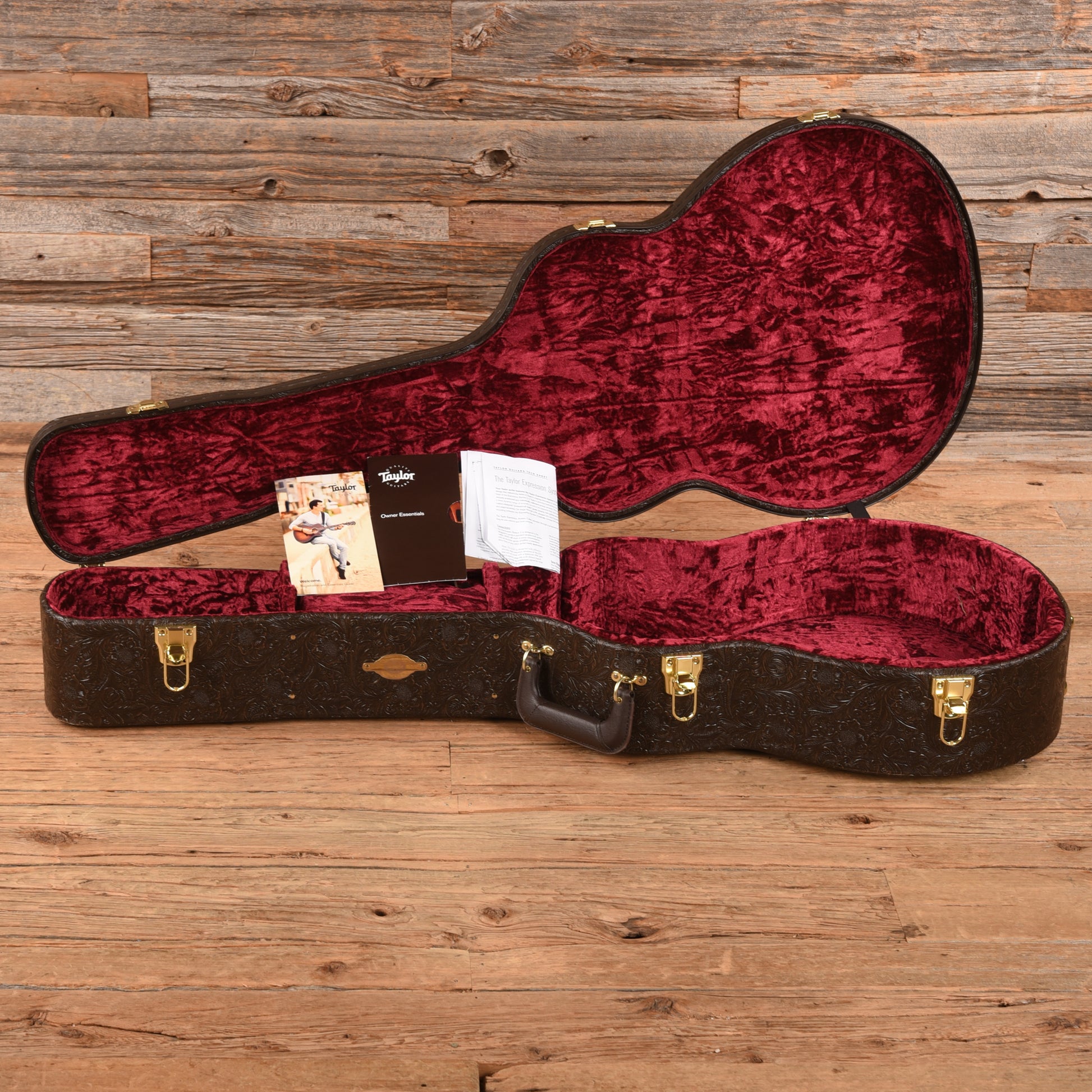 Taylor Custom GO Lutz Spruce/Maple Natural 2022 Acoustic Guitars