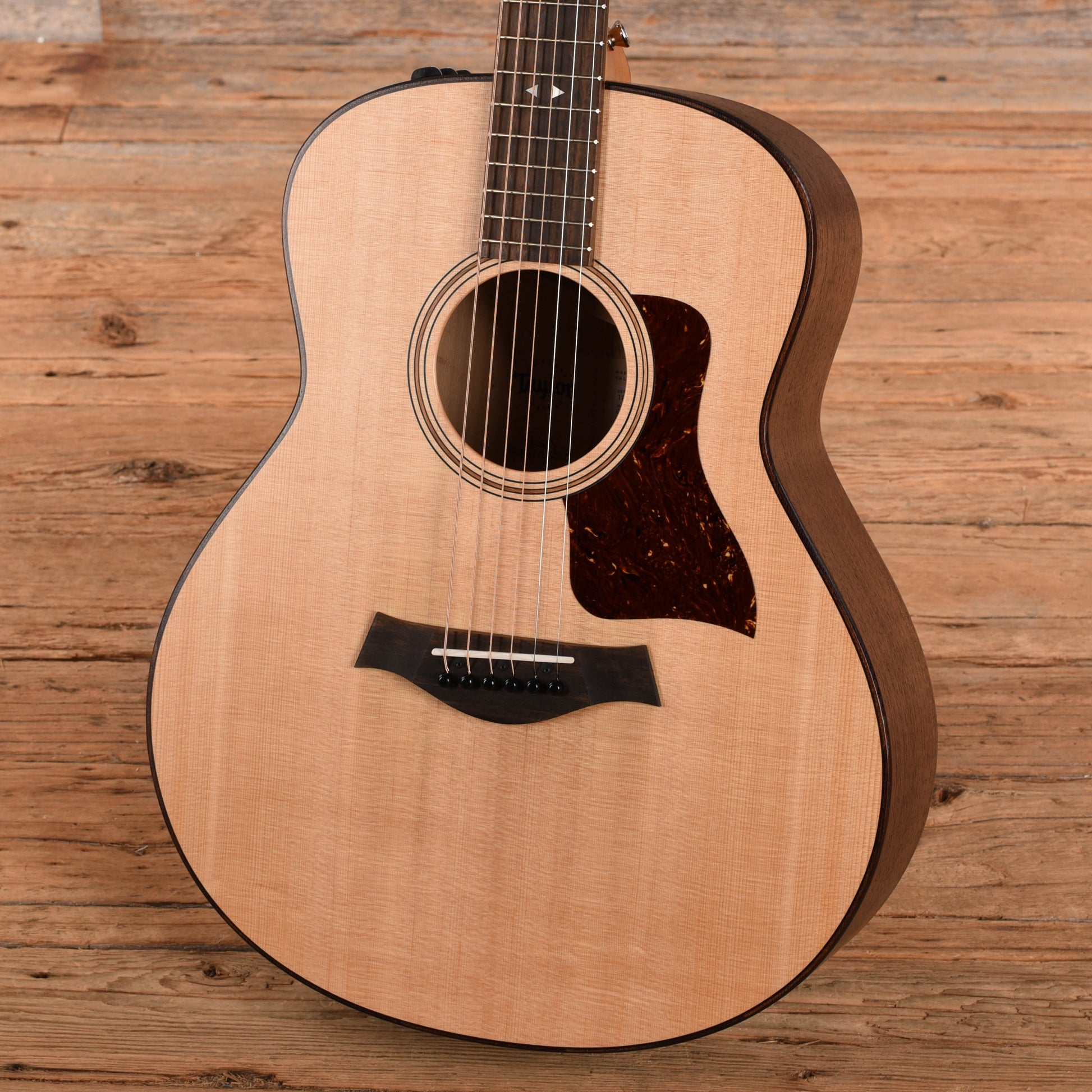 Taylor GTe Grand Theater Urban Ash Natural 2021 Acoustic Guitars