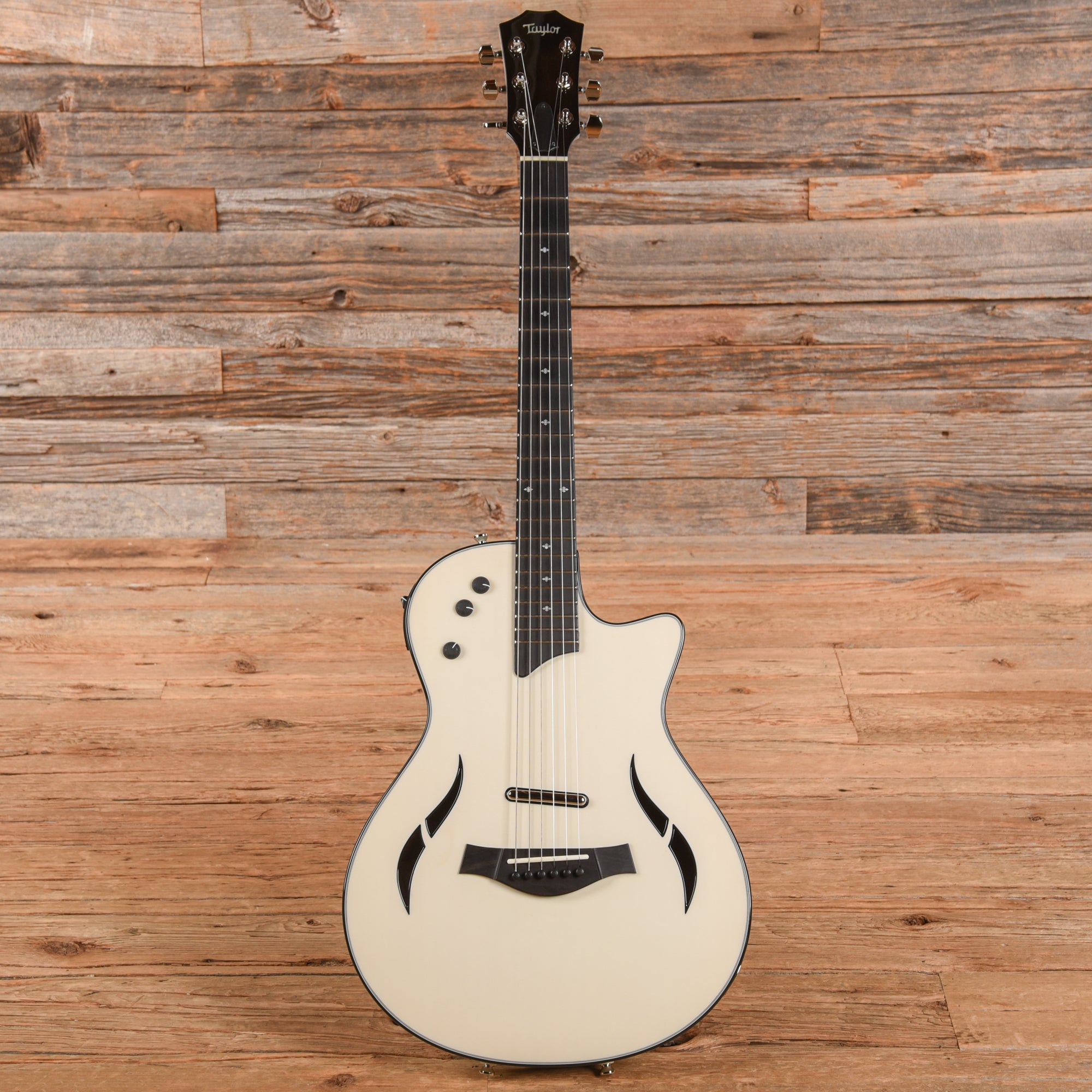 Taylor T5z Standard White 2022 Electric Guitars / Semi-Hollow