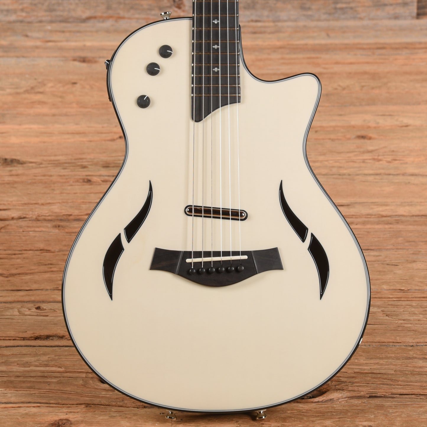 Taylor T5z Standard White 2022 Electric Guitars / Semi-Hollow