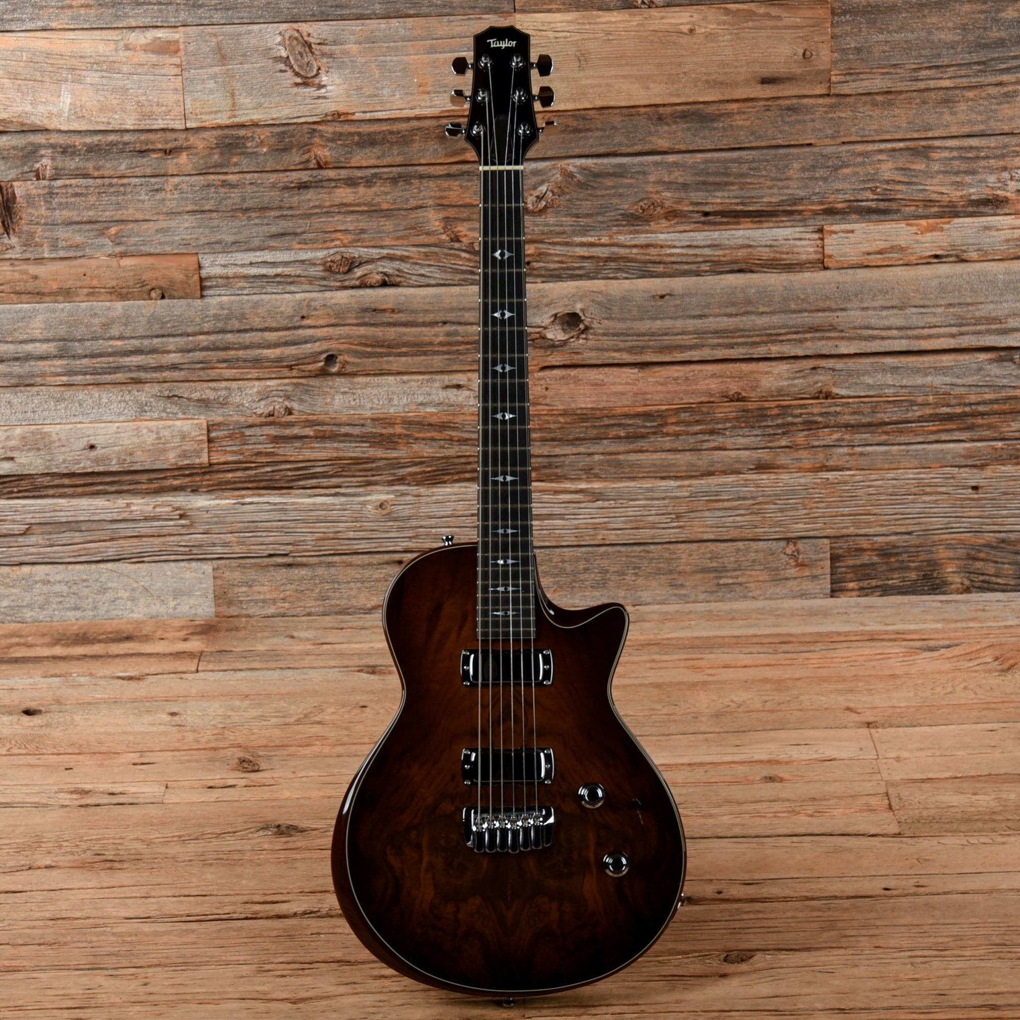 Taylor Solidbody Custom Walnut 2007 Electric Guitars / Solid Body